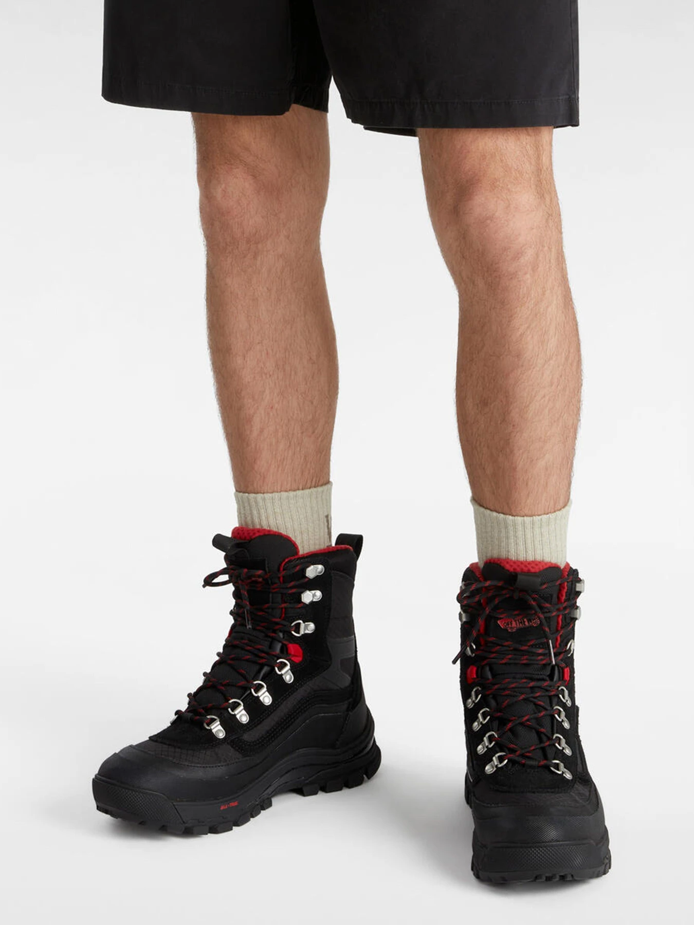 Ботинки и сапоги Vans MTE Snow-Kicker Gore-Tex модель VN000D28BML1 Ботинки и сапоги Vans MTE Snow-Kicker Gore-Tex модель VN000D28BML1 Фото