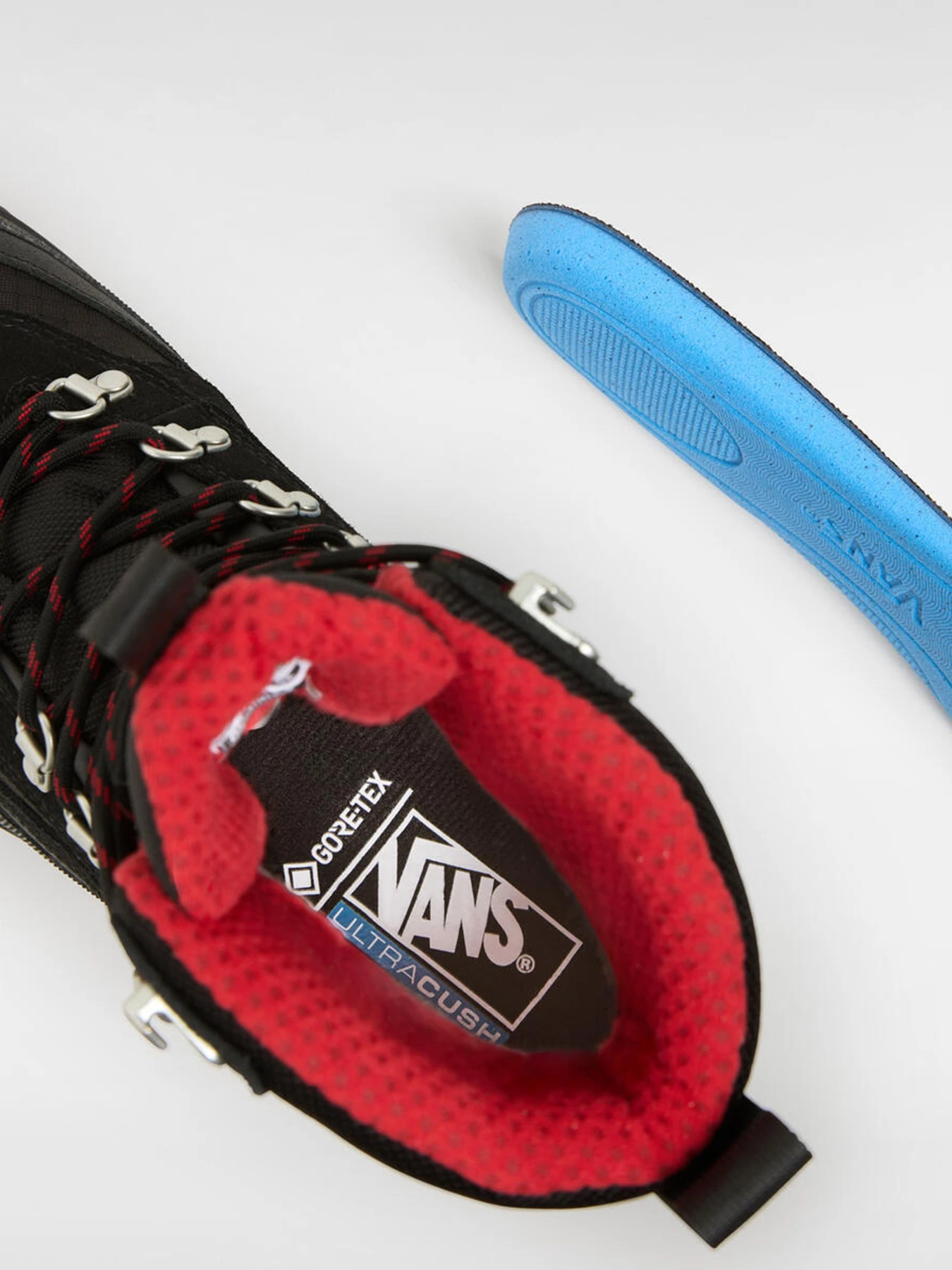 Ботинки и сапоги Vans MTE Snow-Kicker Gore-Tex модель VN000D28BML1 Ботинки и сапоги Vans MTE Snow-Kicker Gore-Tex модель VN000D28BML1 Фото