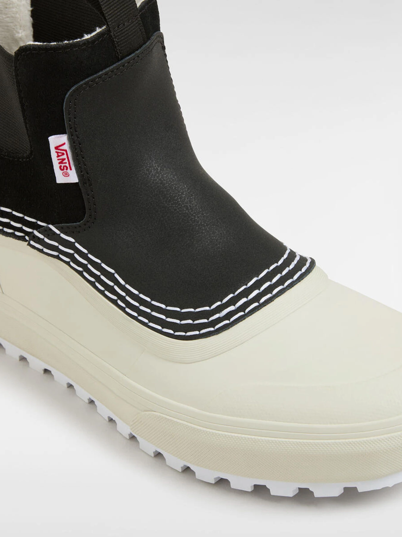 Ботинки и сапоги Vans MTE Standard Mid Chelsea Waterproof модель VN000D29KIG1 Ботинки и сапоги Vans MTE Standard Mid Chelsea Waterproof модель VN000D29KIG1 Фото