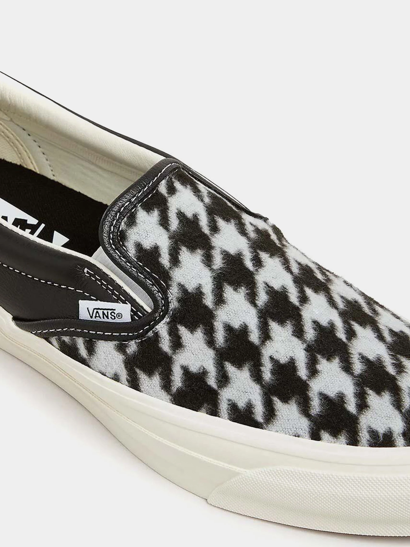 Сліпони та мокасини Vans Slip-On Reissue 98 модель VN000CSEBLK1 Сліпони та мокасини Vans Slip-On Reissue 98 модель VN000CSEBLK1 Фото