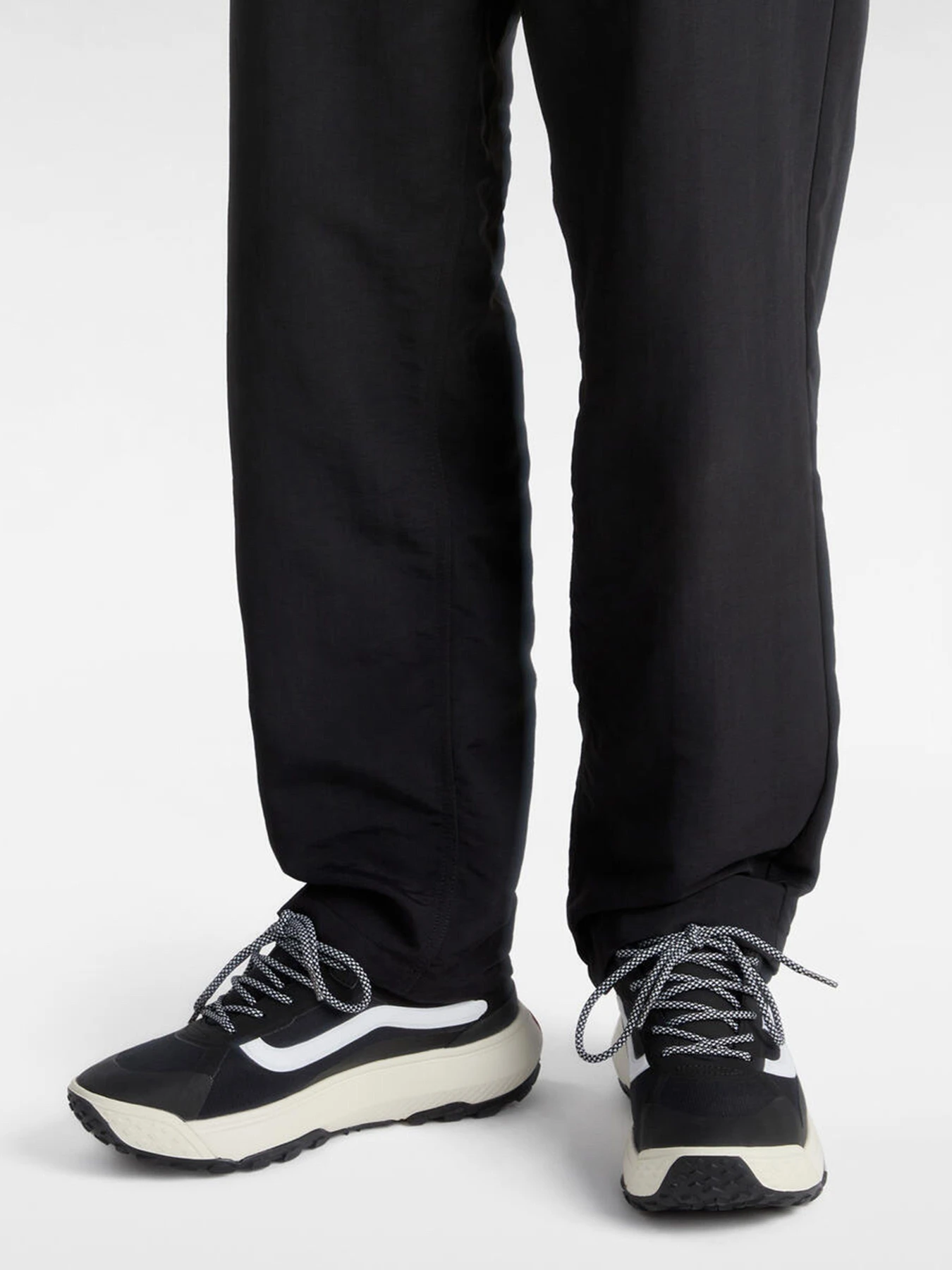 Ботинки и сапоги Vans MTE Crosspath Mid модель VN000CVVBA21 Ботинки и сапоги Vans MTE Crosspath Mid модель VN000CVVBA21 Фото