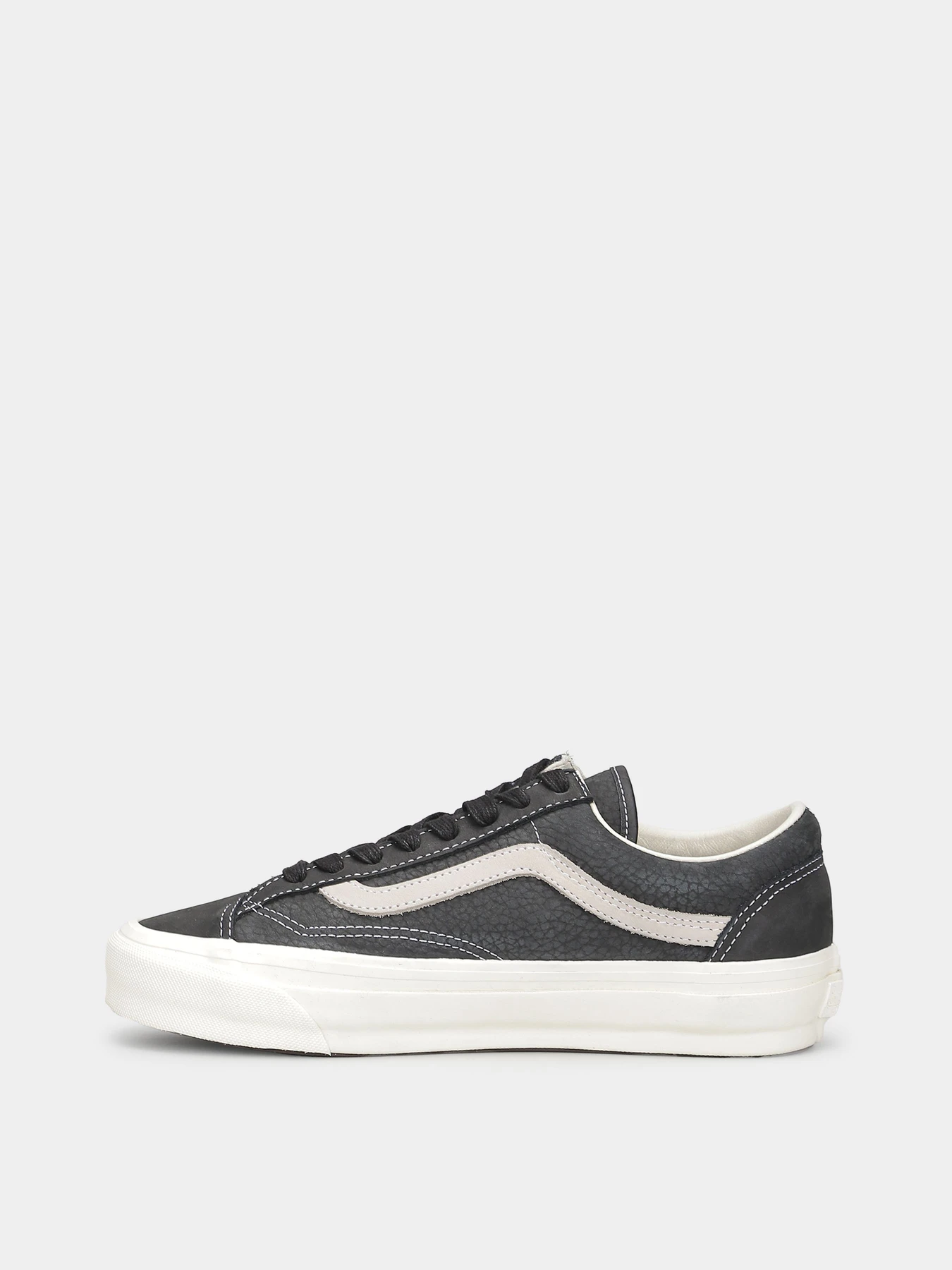 Кеды Vans Lx Old Skool 36 модель VN000D57BLK1 Кеды Vans Lx Old Skool 36 модель VN000D57BLK1 Фото