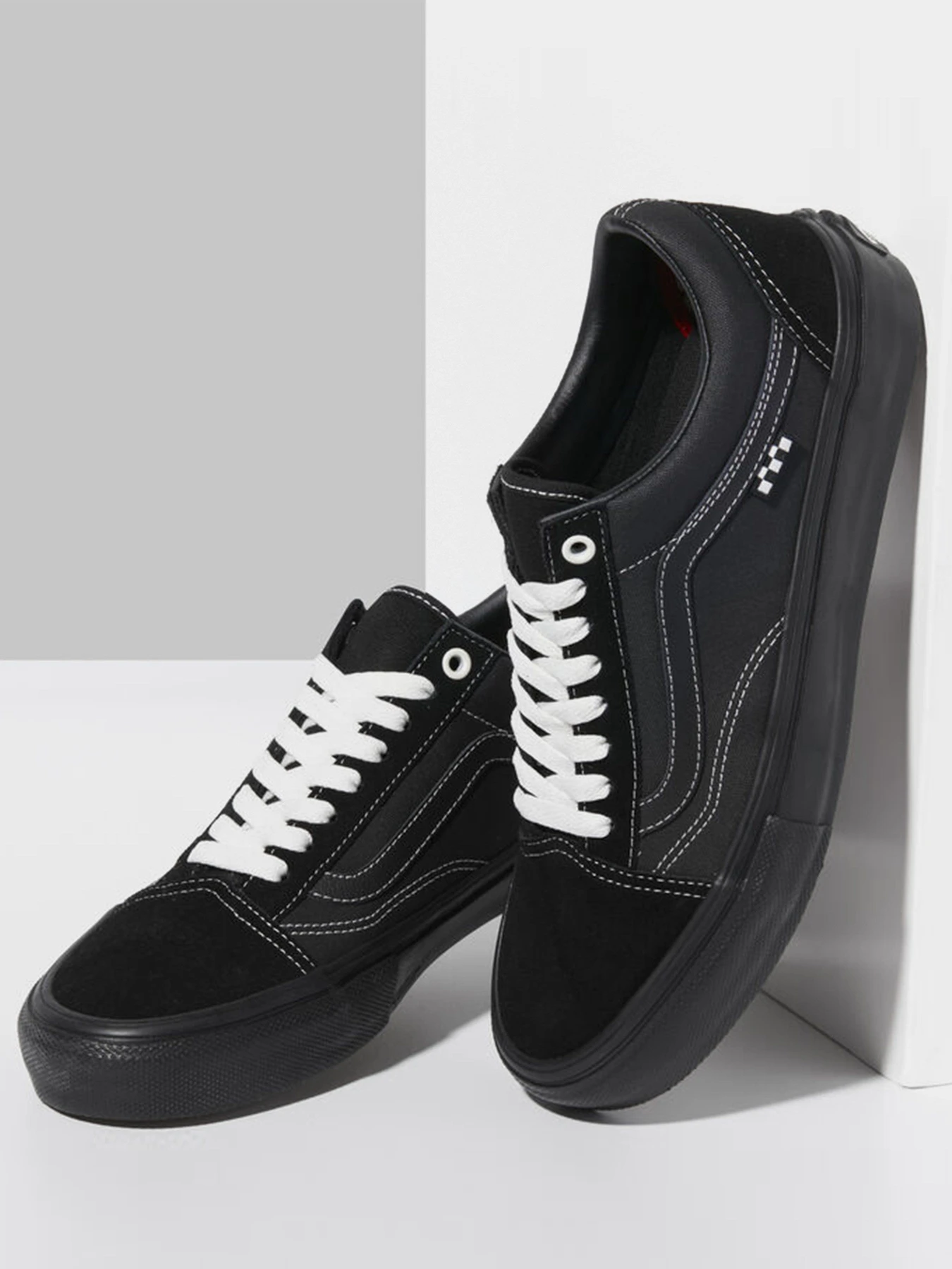 Кеди Vans Classics Old Skool модель VN0A5FCBBLK1 Кеди Vans Classics Old Skool модель VN0A5FCBBLK1 Фото