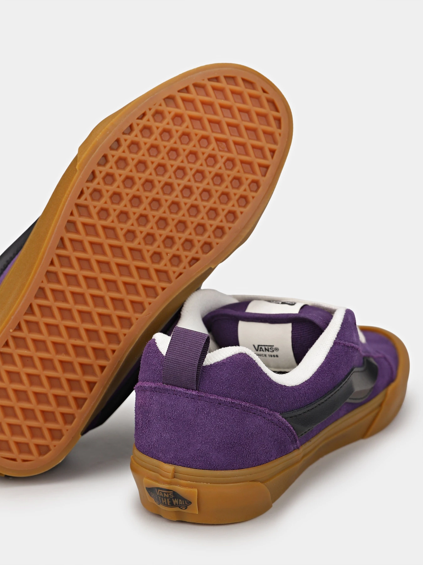 Кеды Vans Knu Skool модель VN000D6ZEMT1 Кеды Vans Knu Skool модель VN000D6ZEMT1 Фото