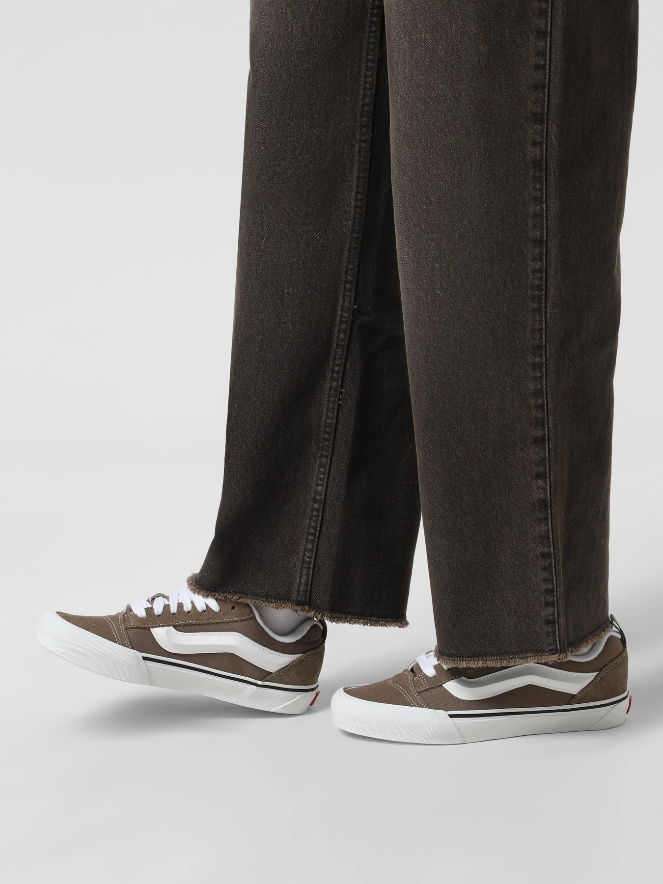 Кеды Vans Knu Skool модель VN000D221NU1 Кеды Vans Knu Skool модель VN000D221NU1 Фото