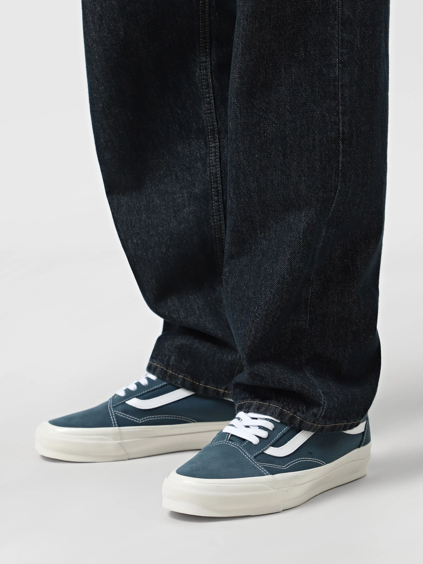 Кеды Vans Old Skool модель VN000D9J12S1 Кеды Vans Old Skool модель VN000D9J12S1 Фото