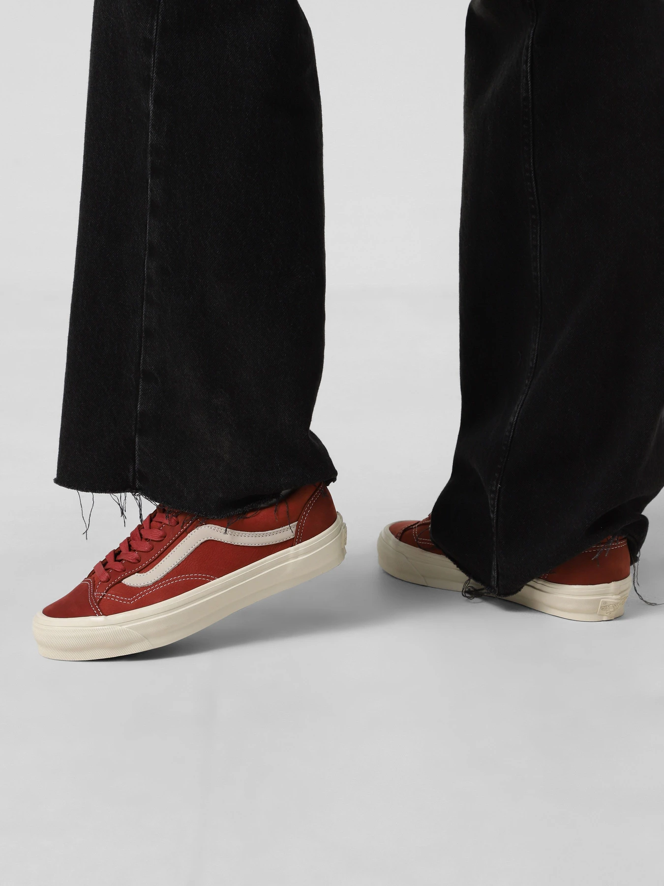 Кеди Vans Old Skool 36 модель VN000EHCE2Z1 Кеди Vans Old Skool 36 модель VN000EHCE2Z1 Фото