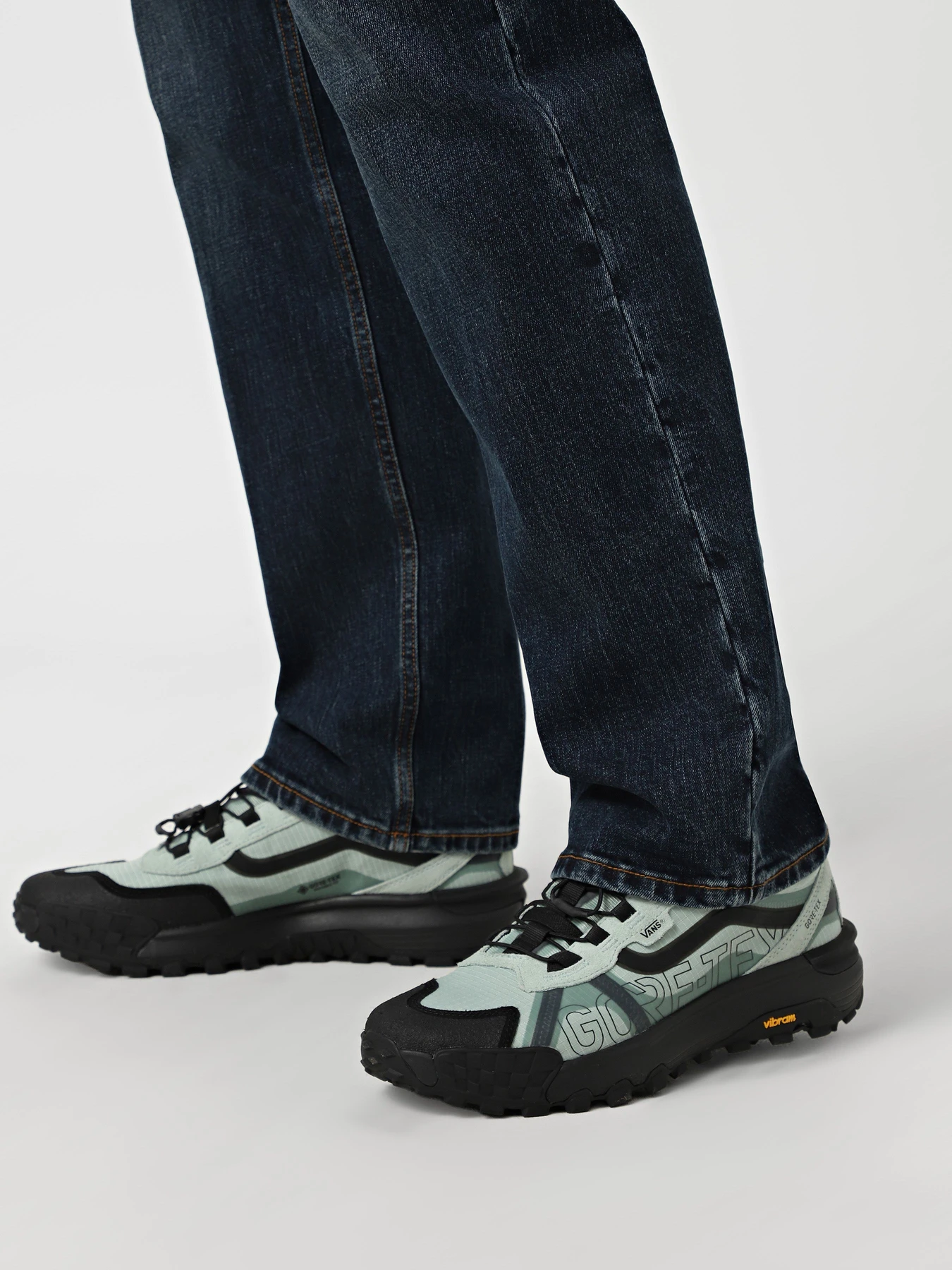 Кросівки Vans MTE Crosspath XC Gore-Tex модель VN000DAMRMO1 Фото