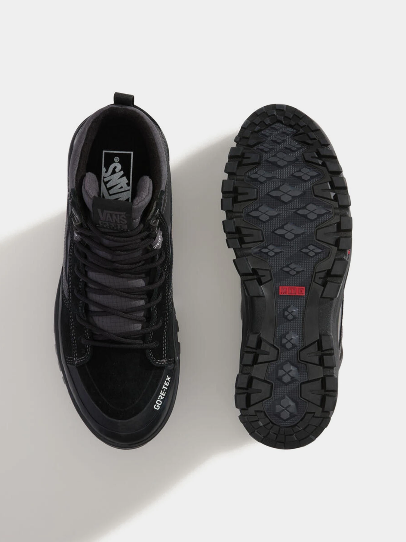 Ботинки и сапоги Vans модель VN000DARBKA1 Ботинки и сапоги Vans модель VN000DARBKA1 Фото