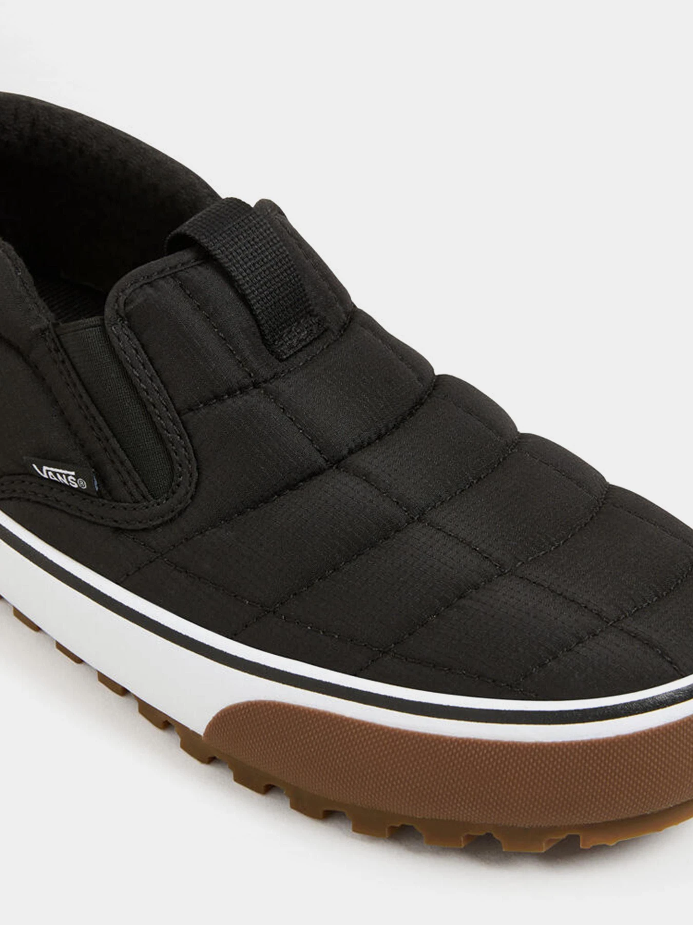 Сліпони та мокасини Vans MTE Snow Lodge Slipper Mid модель VN000D2ABLA1 Фото