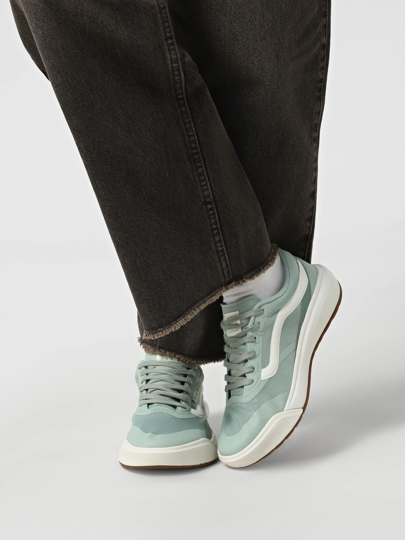 Кроссовки Vans модель VN000D60EMW1 Кроссовки Vans модель VN000D60EMW1 Фото