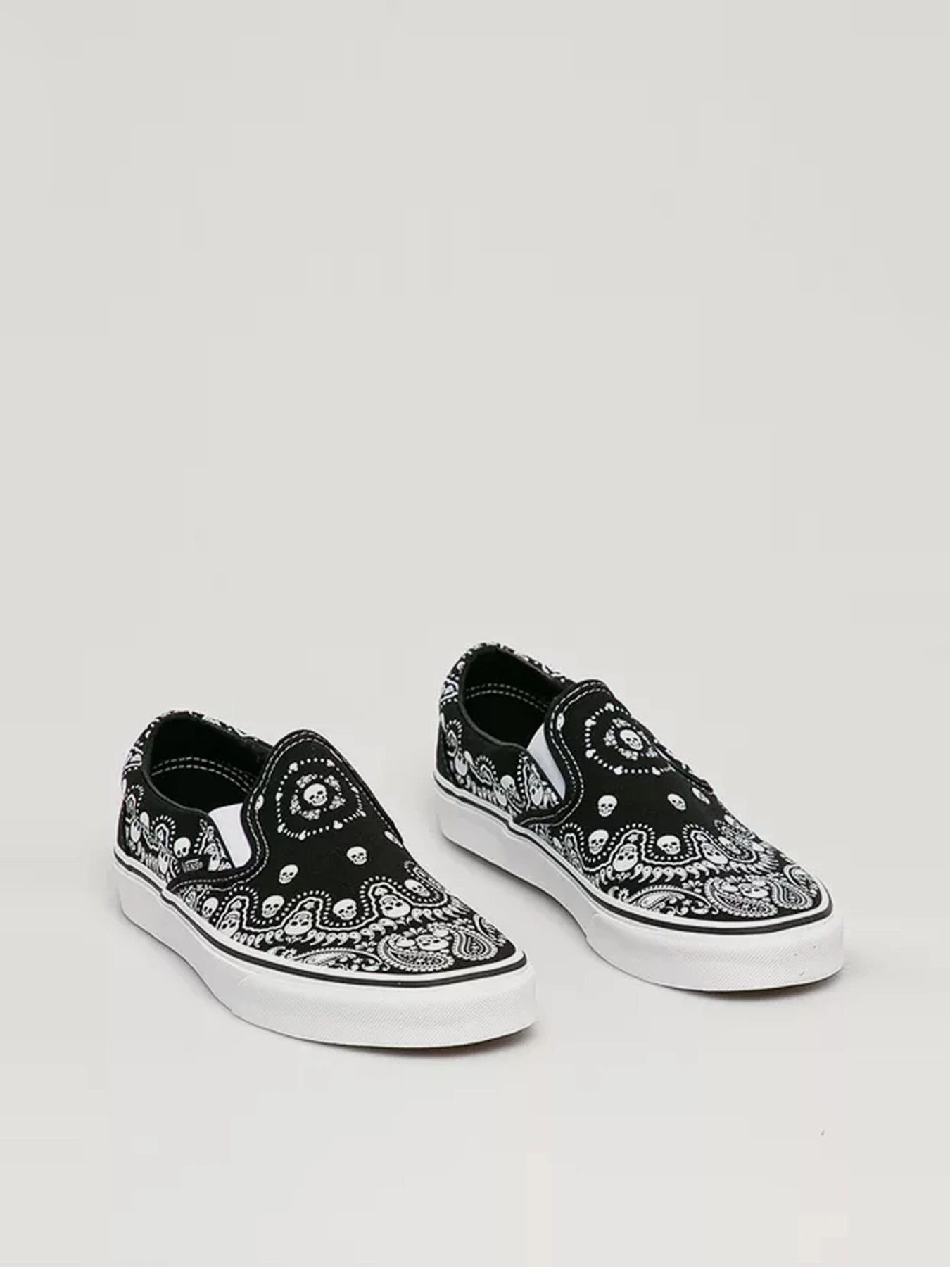 Кеды Vans Bandana Classic Slip-On модель VN0A33TBD9S1 Кеды Vans Bandana Classic Slip-On модель VN0A33TBD9S1 Фото