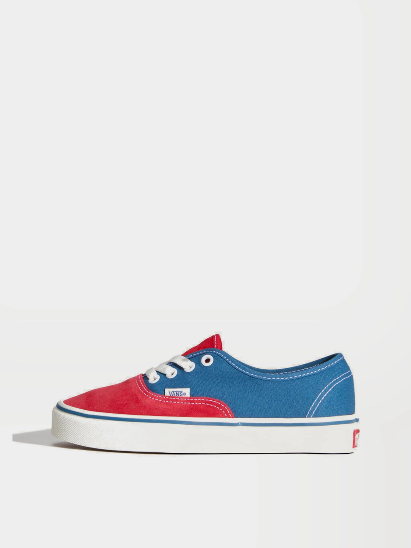 Кеды Vans AUTHENTIC модель VN000EHHIZQ1 Кеды Vans AUTHENTIC модель VN000EHHIZQ1 Фото
