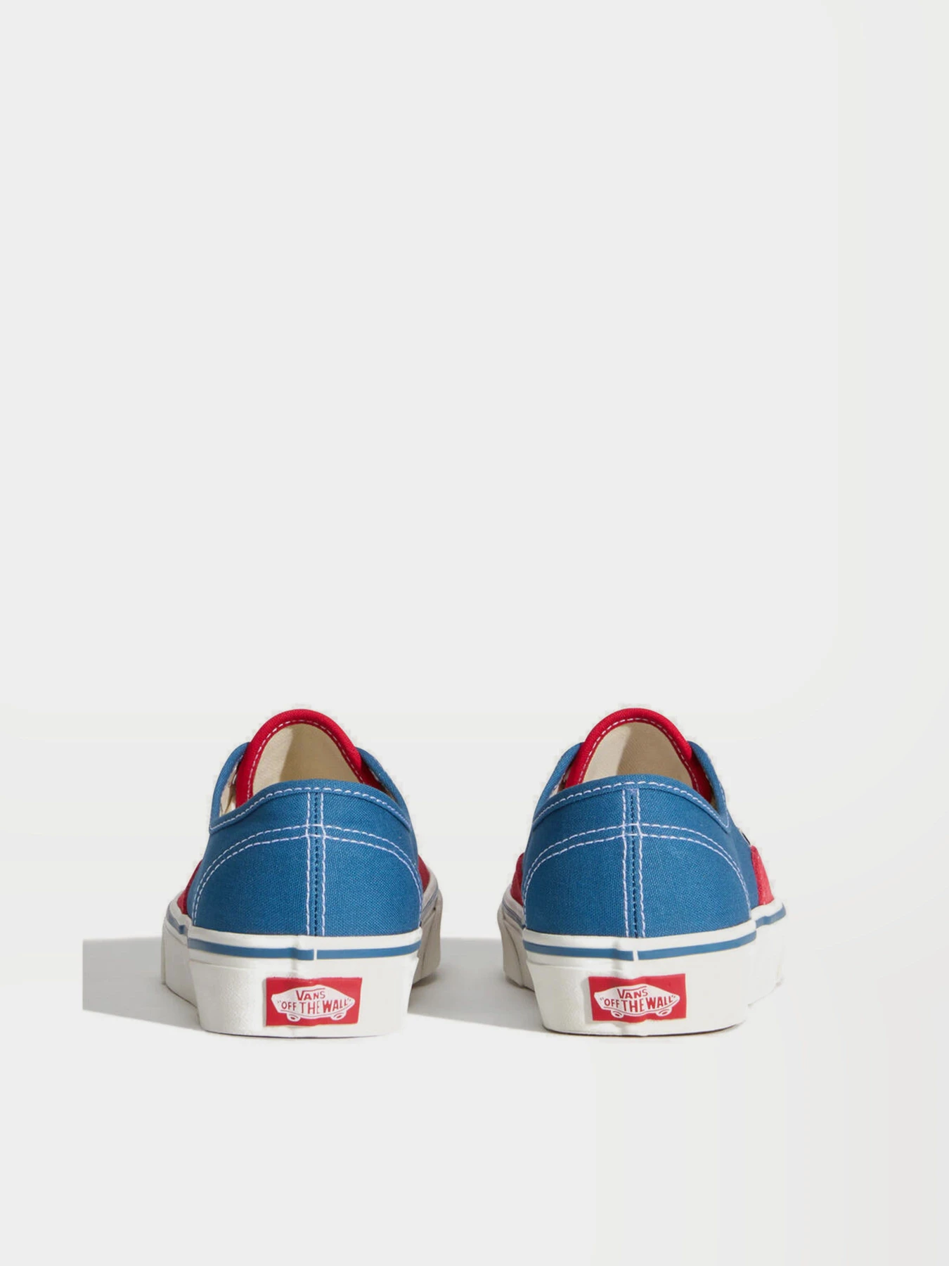 Кеды Vans AUTHENTIC модель VN000EHHIZQ1 Кеды Vans AUTHENTIC модель VN000EHHIZQ1 Фото