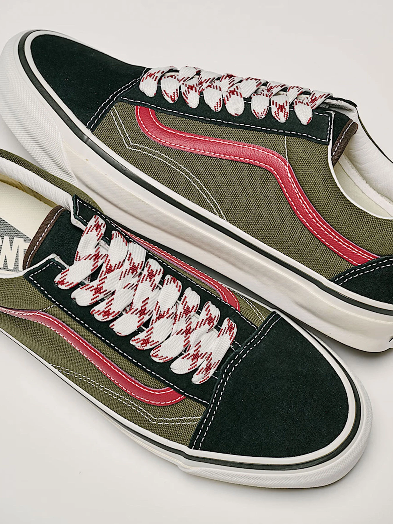 Кеди Vans LX OLD SKOOL модель VN000D9JBKO1 Кеди Vans LX OLD SKOOL модель VN000D9JBKO1 Фото