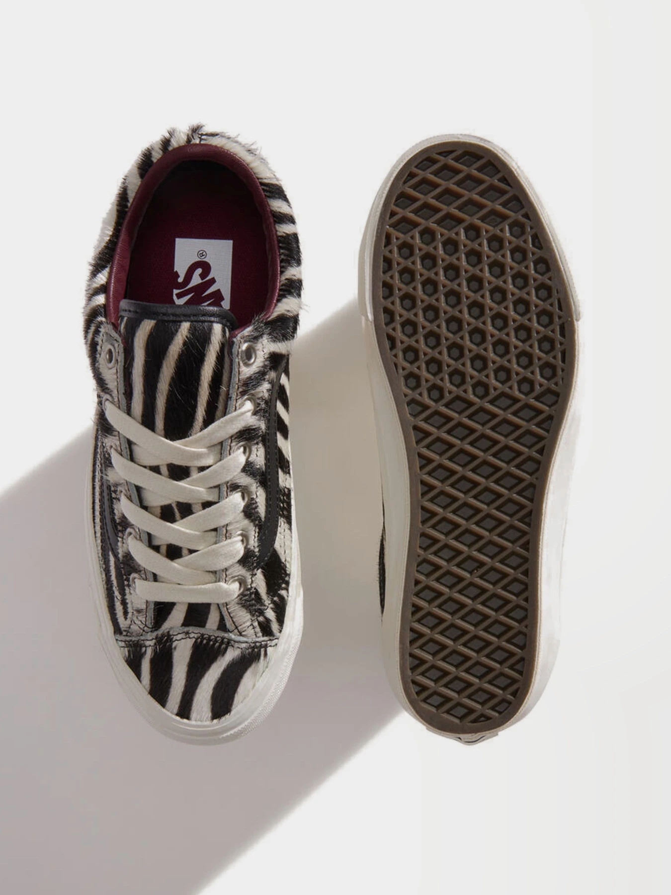 Кеды Vans LX OLD SKOOL 36 модель VN000EHDZBR1 Кеды Vans LX OLD SKOOL 36 модель VN000EHDZBR1 Фото