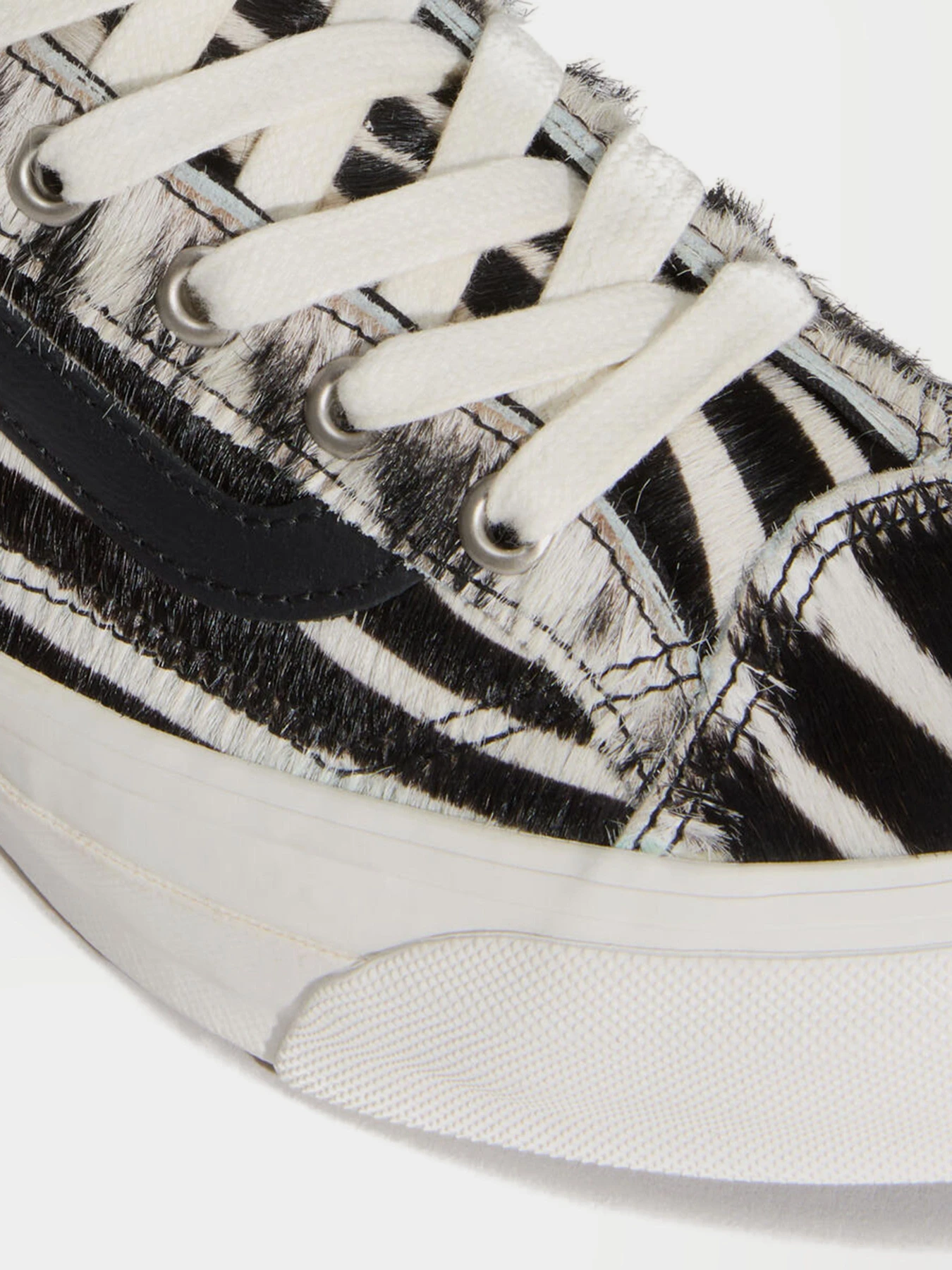 Кеды Vans LX OLD SKOOL 36 модель VN000EHDZBR1 Кеды Vans LX OLD SKOOL 36 модель VN000EHDZBR1 Фото