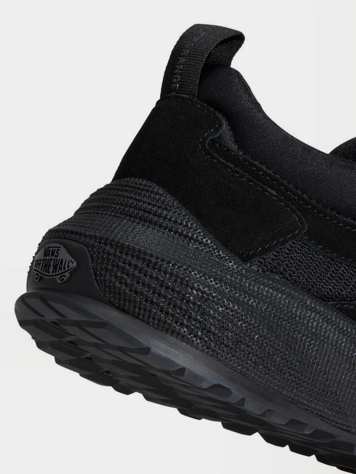 Кросівки Vans ULTRARANGE NEO 2.0 модель VN000EJ8BLK1 Кросівки Vans ULTRARANGE NEO 2.0 модель VN000EJ8BLK1 Фото