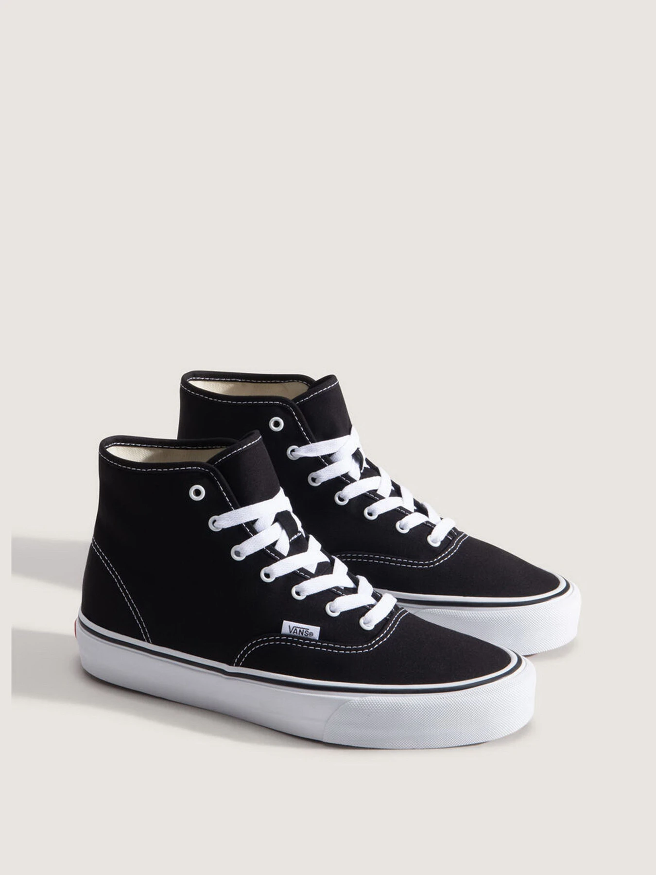 Кеди Vans AUTHENTIC HI 2.0 модель VN000E8H6BT1 Кеди Vans AUTHENTIC HI 2.0 модель VN000E8H6BT1 Фото