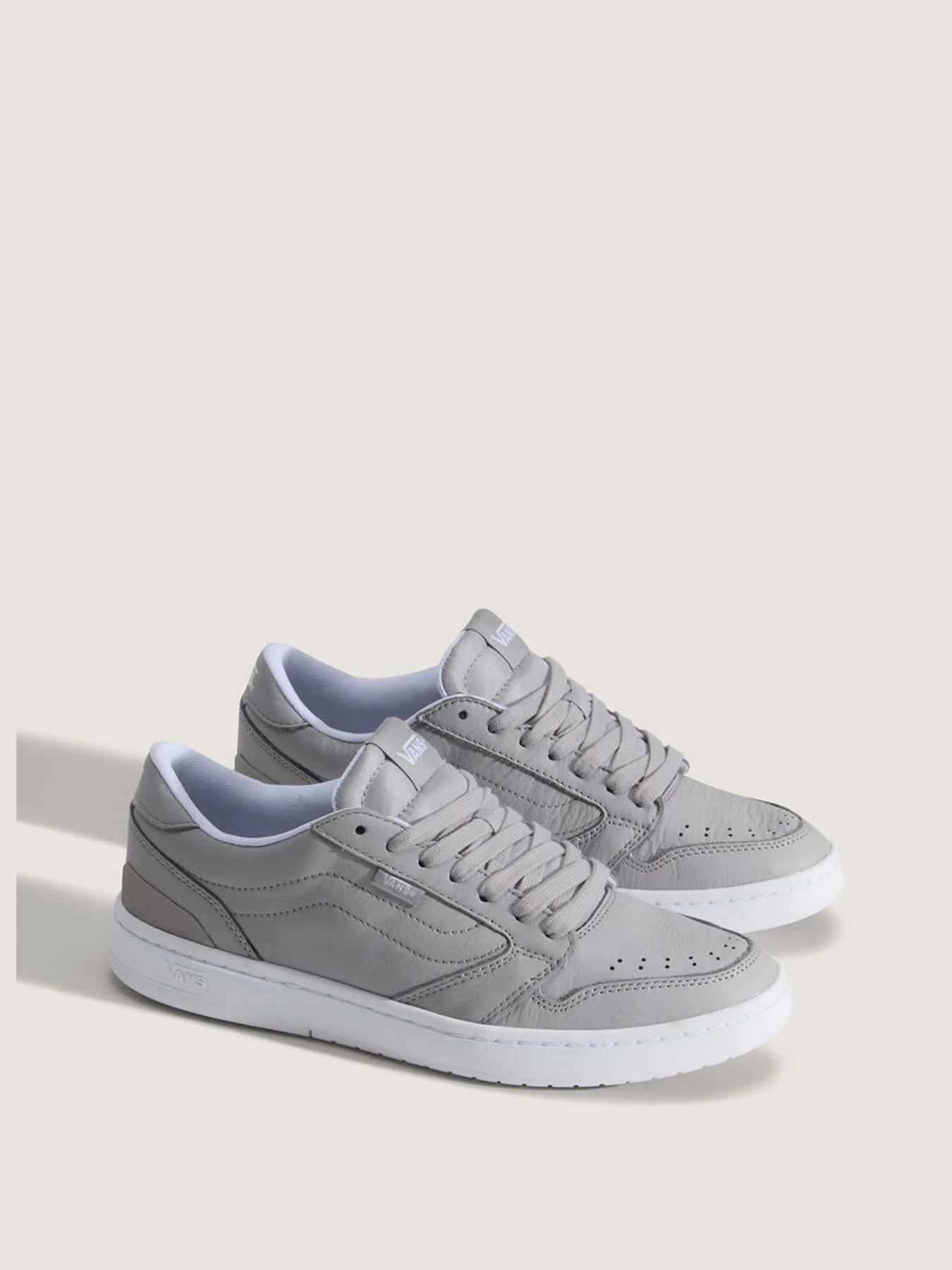 Кеды Vans COURT LOW модель VN000Z26BGF1 Кеды Vans COURT LOW модель VN000Z26BGF1 Фото
