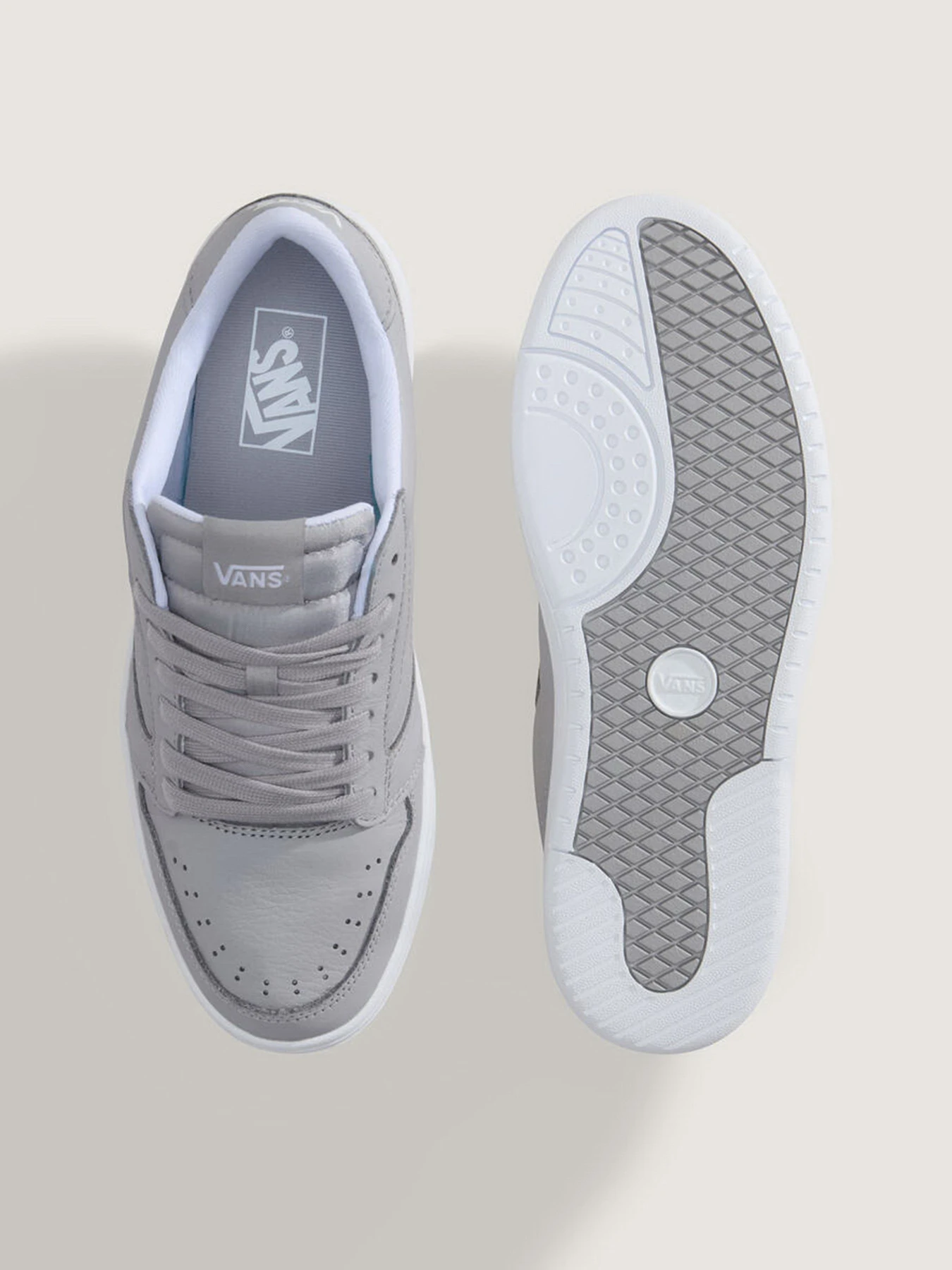 Кеды Vans COURT LOW модель VN000Z26BGF1 Кеды Vans COURT LOW модель VN000Z26BGF1 Фото