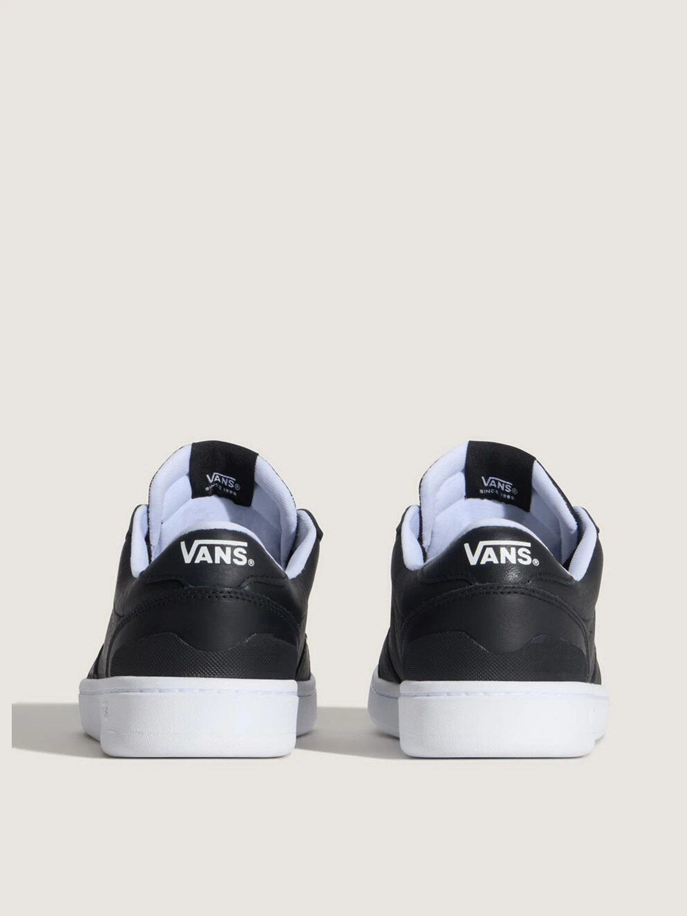 Кеды Vans COURT LOW модель VN000Z26BLA1 Кеды Vans COURT LOW модель VN000Z26BLA1 Фото