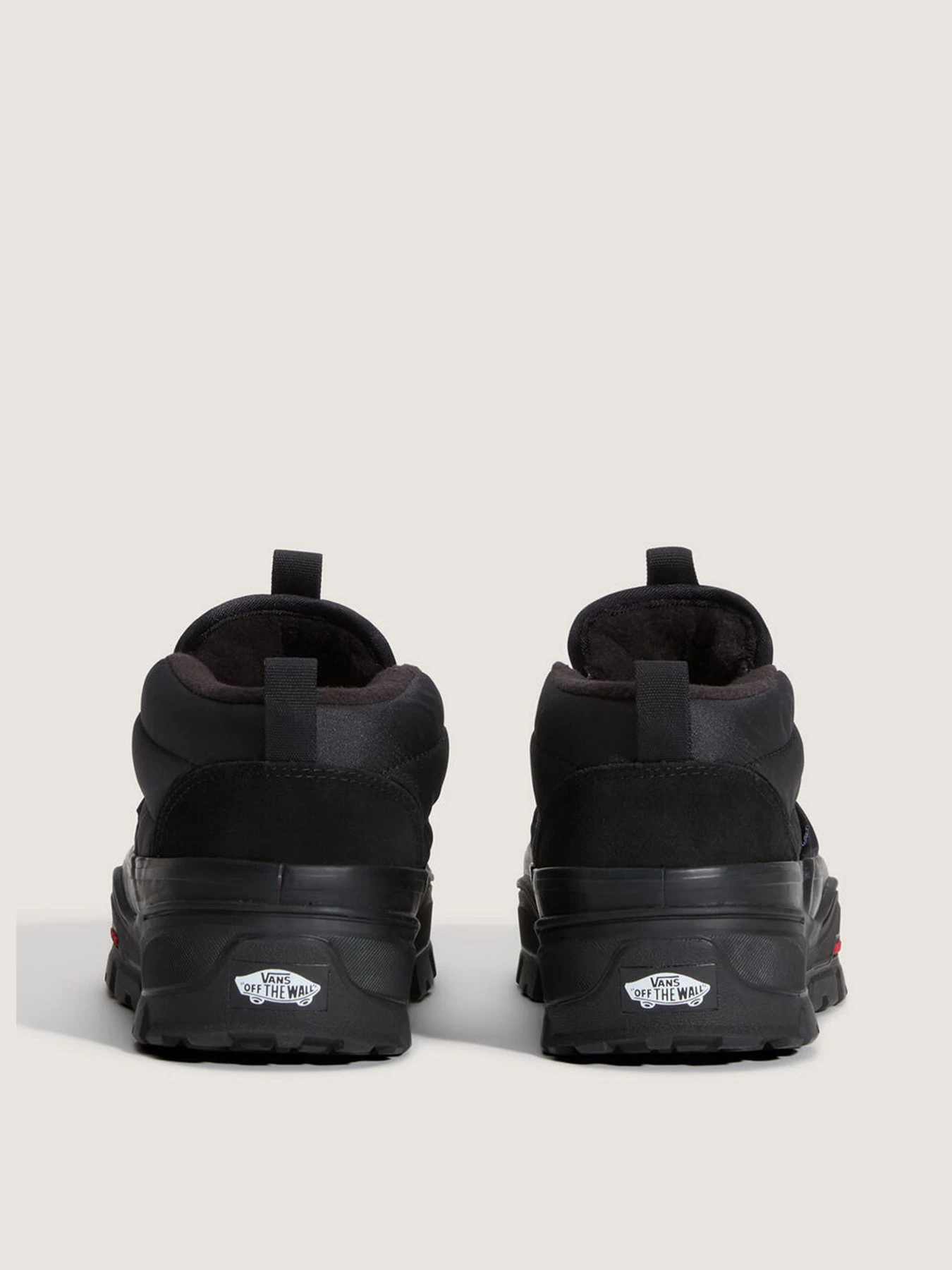 Черевики та чоботи Vans MID-SLIP PUFF модель VN0010W1BKA1 Черевики та чоботи Vans MID-SLIP PUFF модель VN0010W1BKA1 Фото