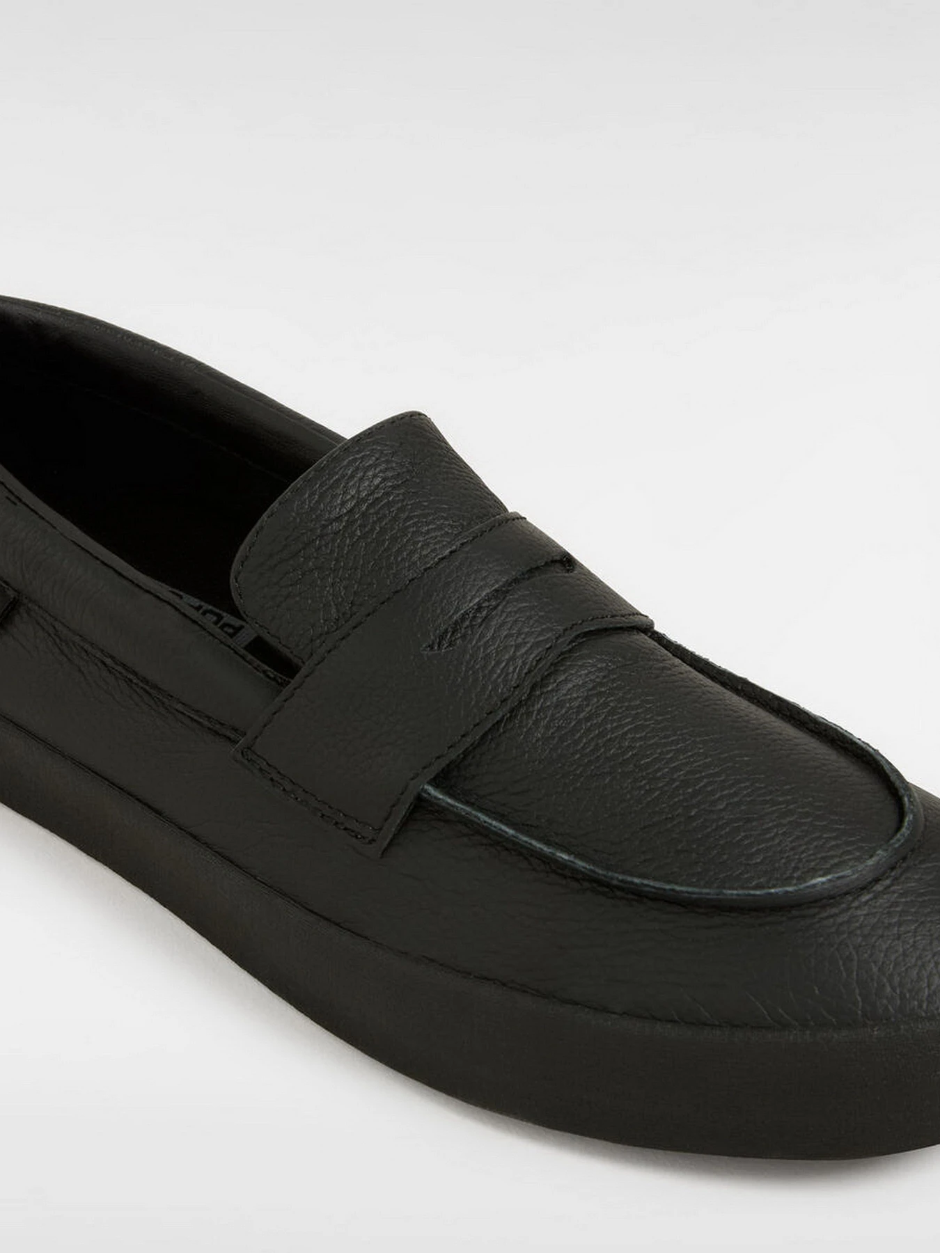 Туфли и лоферы Vans SKATE LOAFER модель VN0A5DXUBKA1 Туфли и лоферы Vans SKATE LOAFER модель VN0A5DXUBKA1 Фото