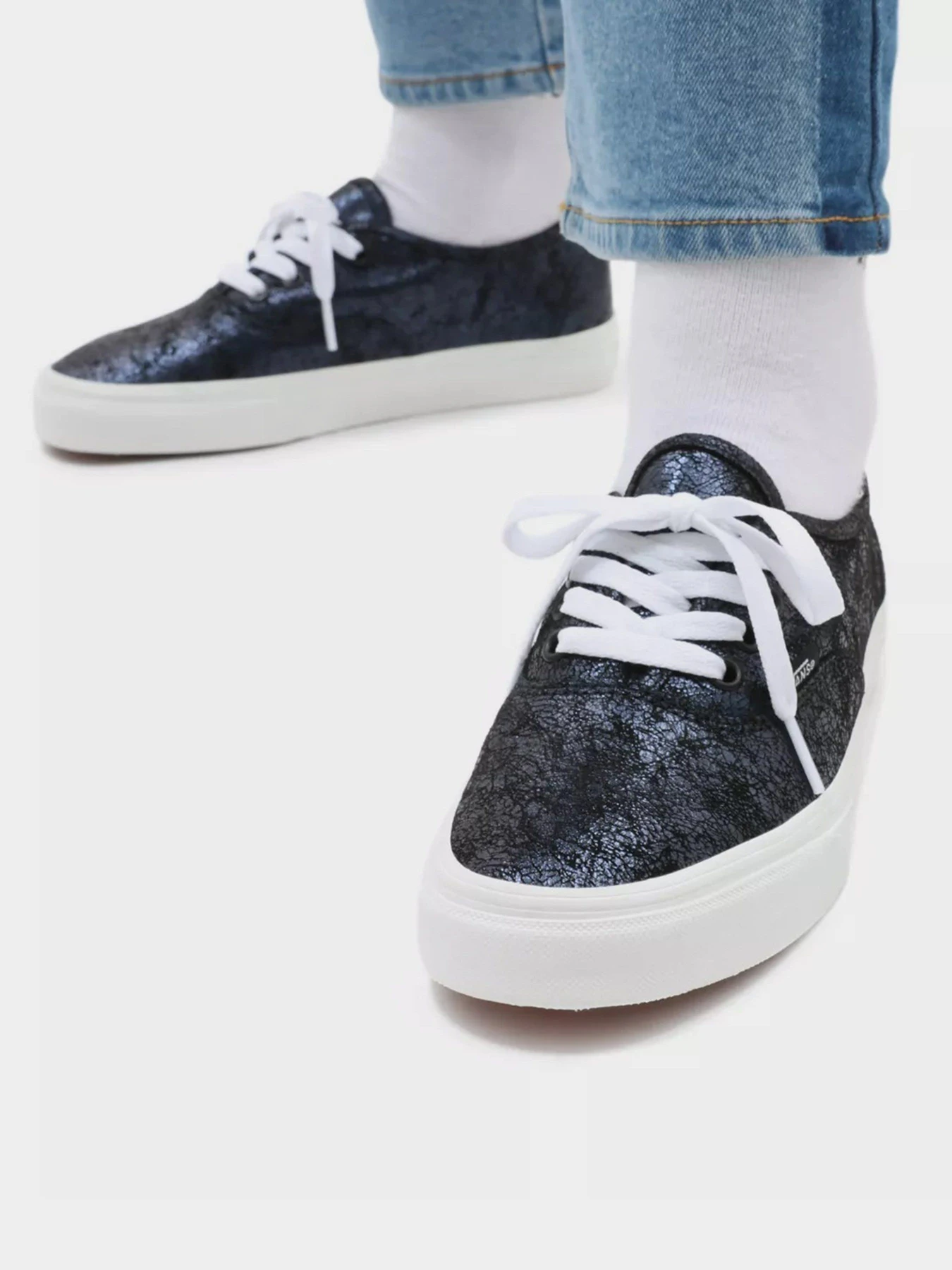 Кеды Vans Cracked Leather Authentic модель VN0A5HZS9FK1 Кеды Vans Cracked Leather Authentic модель VN0A5HZS9FK1 Фото