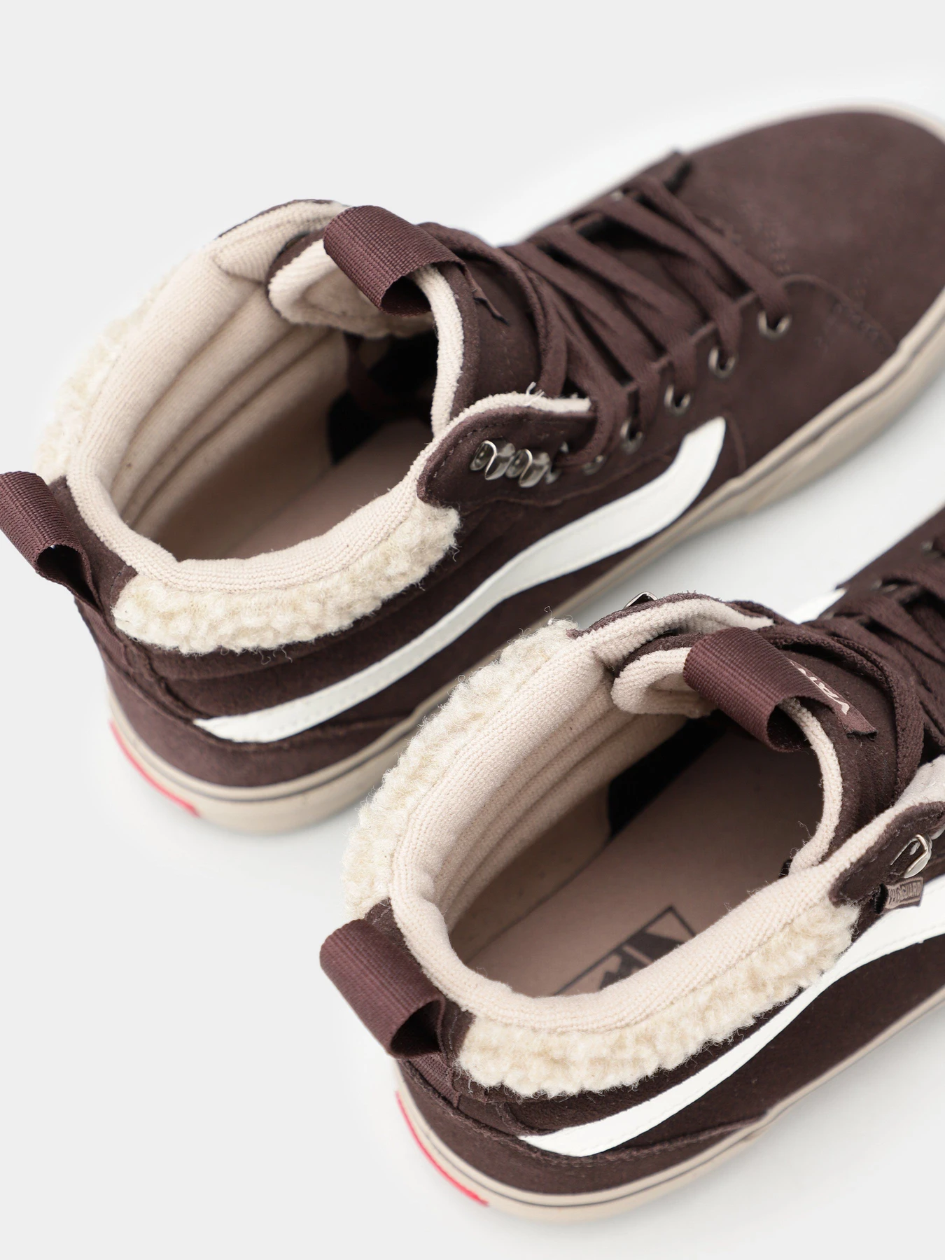 Ботинки и сапоги Vans Hi VansGuard модель VN0A5HYVCHC1 Ботинки и сапоги Vans Hi VansGuard модель VN0A5HYVCHC1 Фото