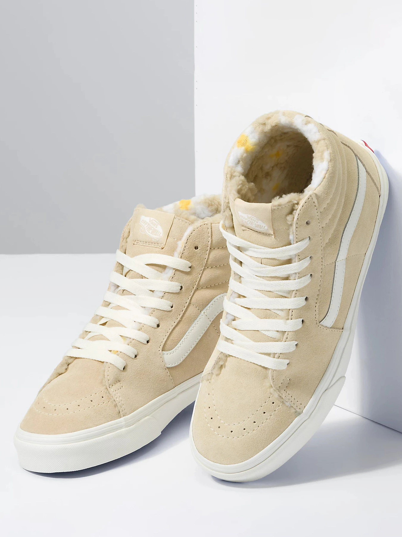 Кеды Vans Sk8-Hi модель VN0A7Q5NBVV1 Кеды Vans Sk8-Hi модель VN0A7Q5NBVV1 Фото