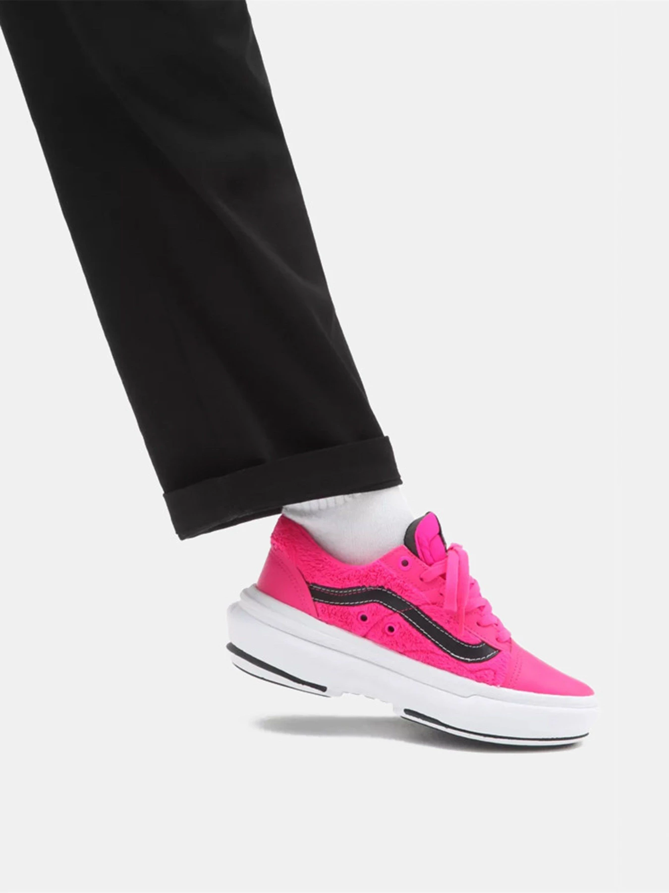 Кеди Vans OLD SKOOL OVERT модель VN0A7Q5EPNK1 Кеди Vans OLD SKOOL OVERT модель VN0A7Q5EPNK1 Фото