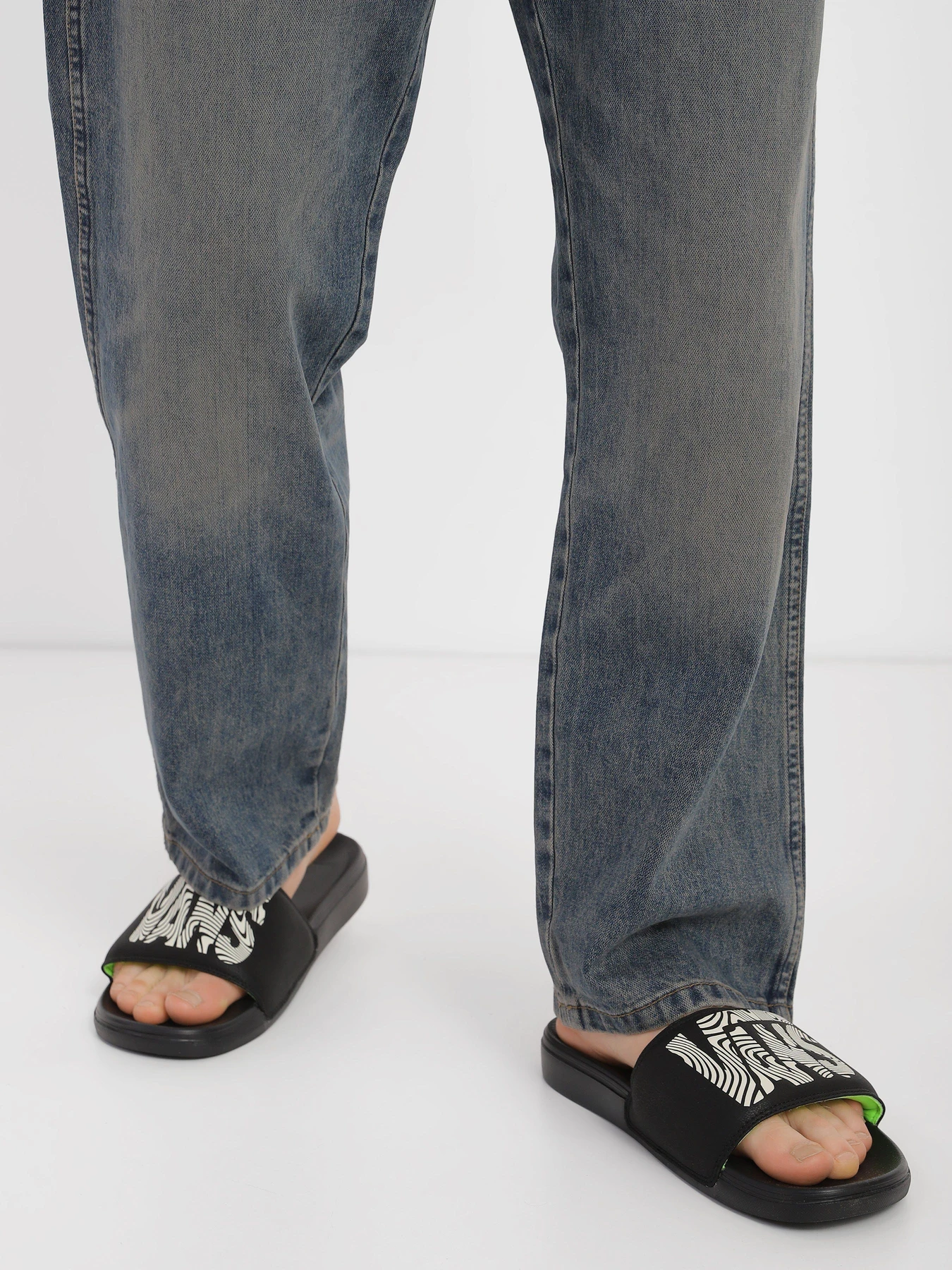 Шлёпанцы Vans TRIPPY GRAIN LA COSTA модель VN0A5HF5BKA1 Шлёпанцы Vans TRIPPY GRAIN LA COSTA модель VN0A5HF5BKA1 Фото