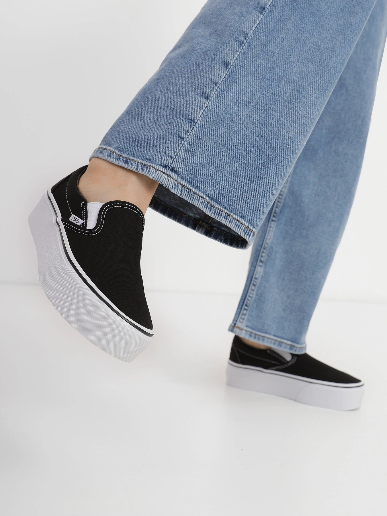 Слипоны и мокасины Vans Classic Slip-On Stackform модель VN0A7Q5RBMX1 Слипоны и мокасины Vans Classic Slip-On Stackform модель VN0A7Q5RBMX1 Фото