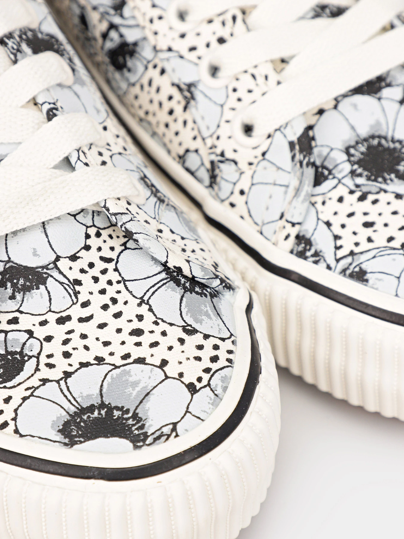 Кеди Vans Animal Floral Authentic VR3 SF модель VN0A4BXHY6Z1 Кеди Vans Animal Floral Authentic VR3 SF модель VN0A4BXHY6Z1 Фото