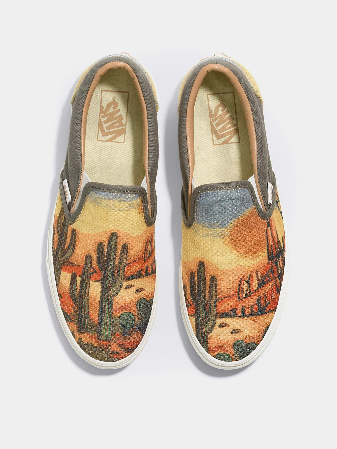 Слипоны и мокасины Vans Classic Slip-On модель VN0009Q7CEE1 Слипоны и мокасины Vans Classic Slip-On модель VN0009Q7CEE1 Фото