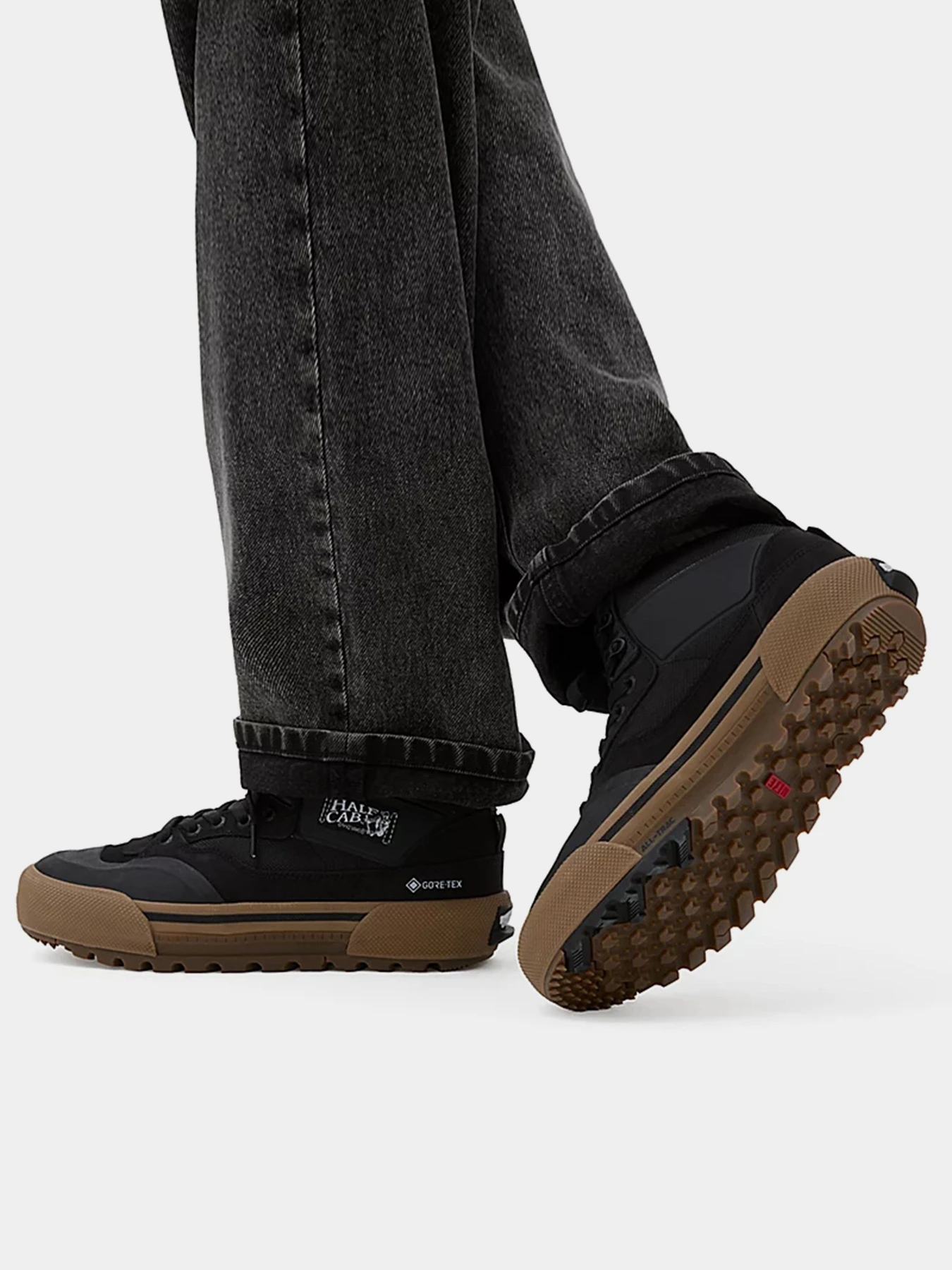 Ботинки и сапоги Vans Half Cab Gore-Tex MTE-3 модель VN0009QWB9M1 Ботинки и сапоги Vans Half Cab Gore-Tex MTE-3 модель VN0009QWB9M1 Фото