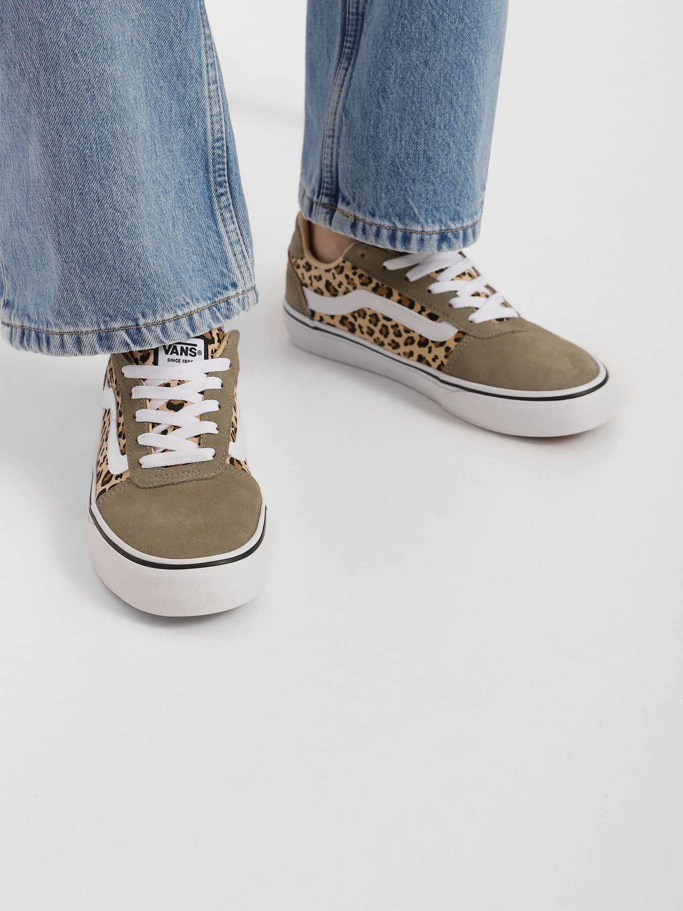 Кеди Vans WM Ward Deluxe модель VN0A3TLANWH1 Кеди Vans WM Ward Deluxe модель VN0A3TLANWH1 Фото