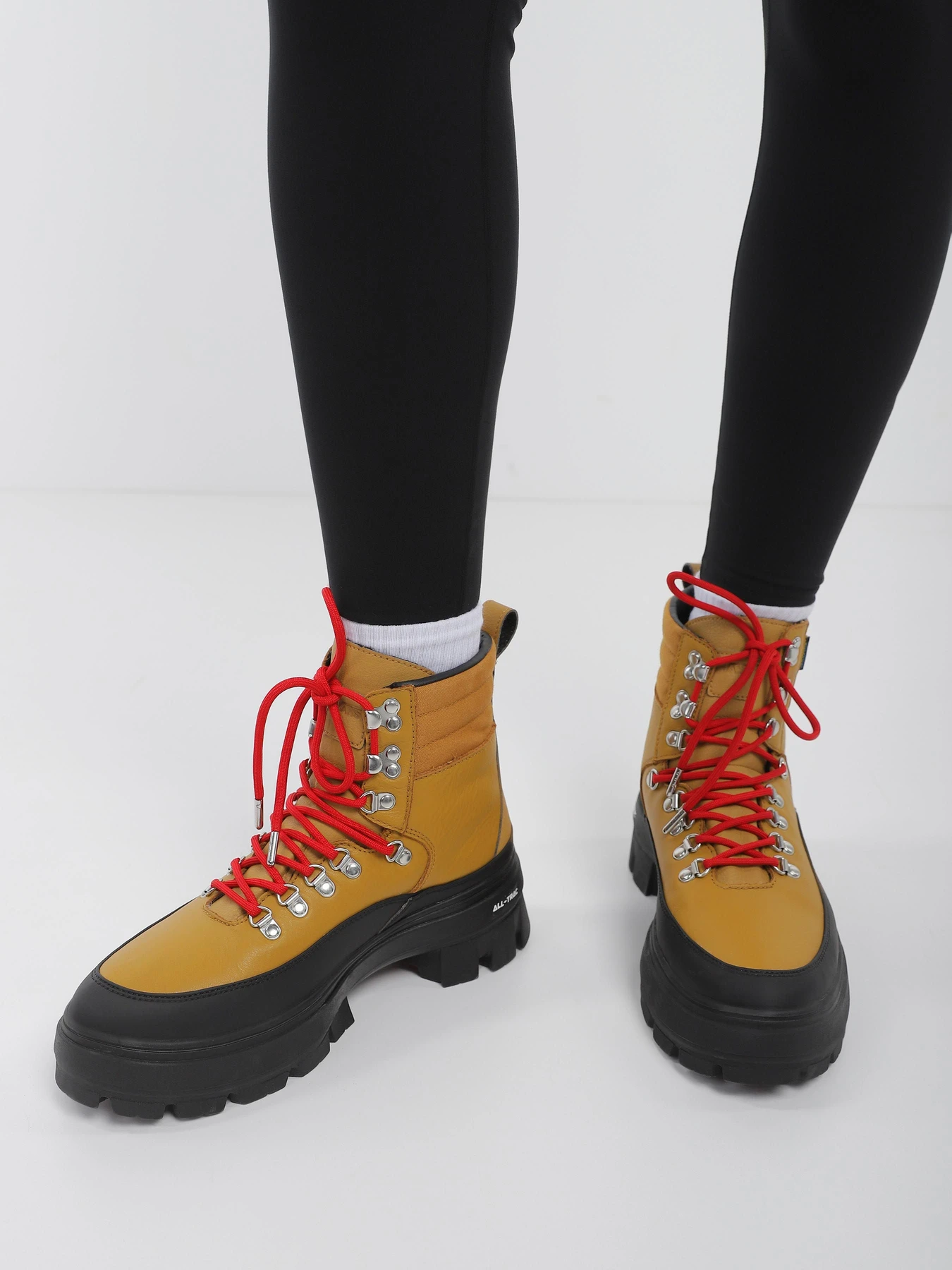 Ботинки и сапоги Vans Colfax Elevate MTE-2 модель VN000BVSBYA1 Ботинки и сапоги Vans Colfax Elevate MTE-2 модель VN000BVSBYA1 Фото