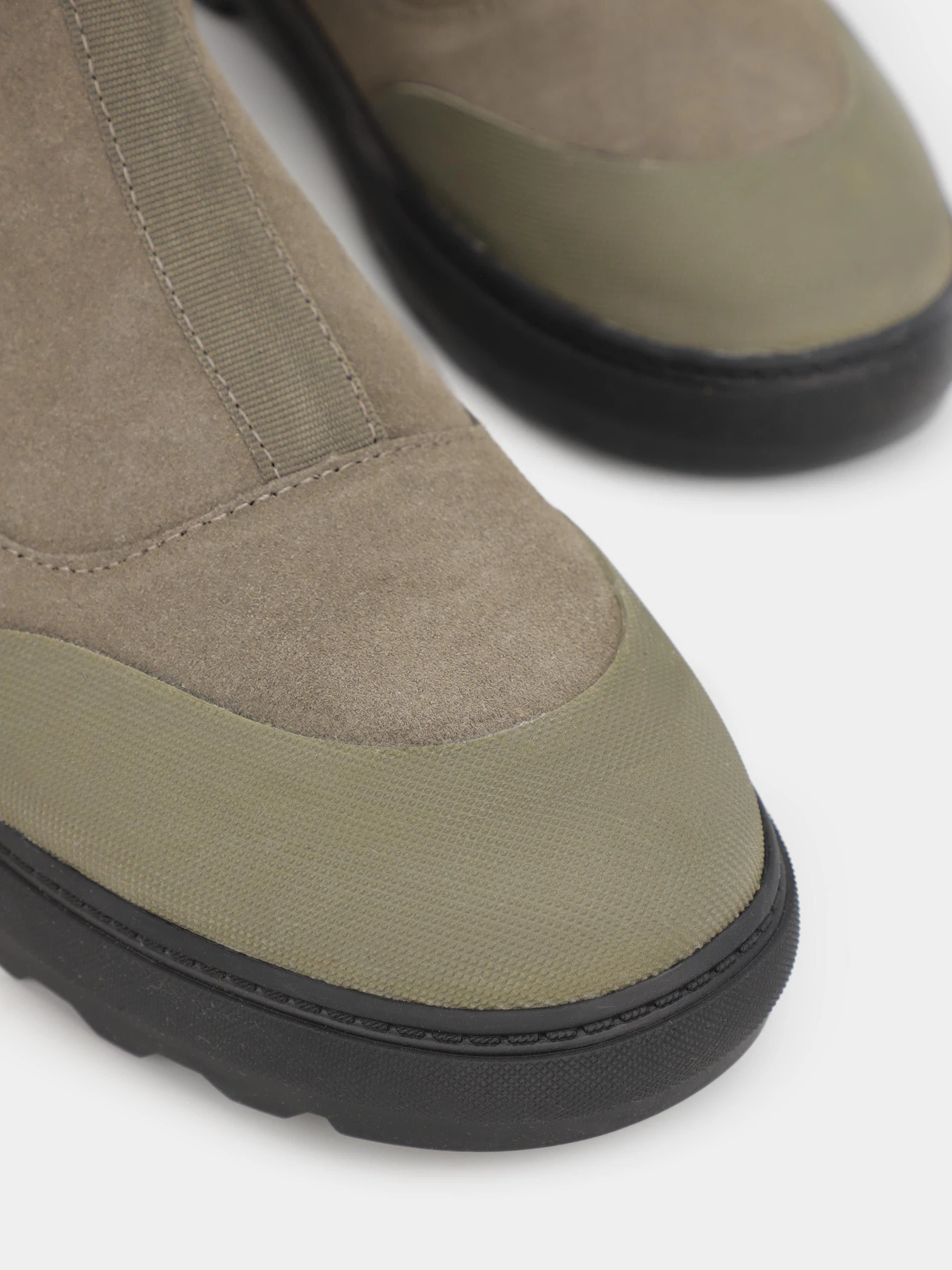 Ботинки и сапоги Vans Colfax модель VN0A5HFABIQ1 Ботинки и сапоги Vans Colfax модель VN0A5HFABIQ1 Фото