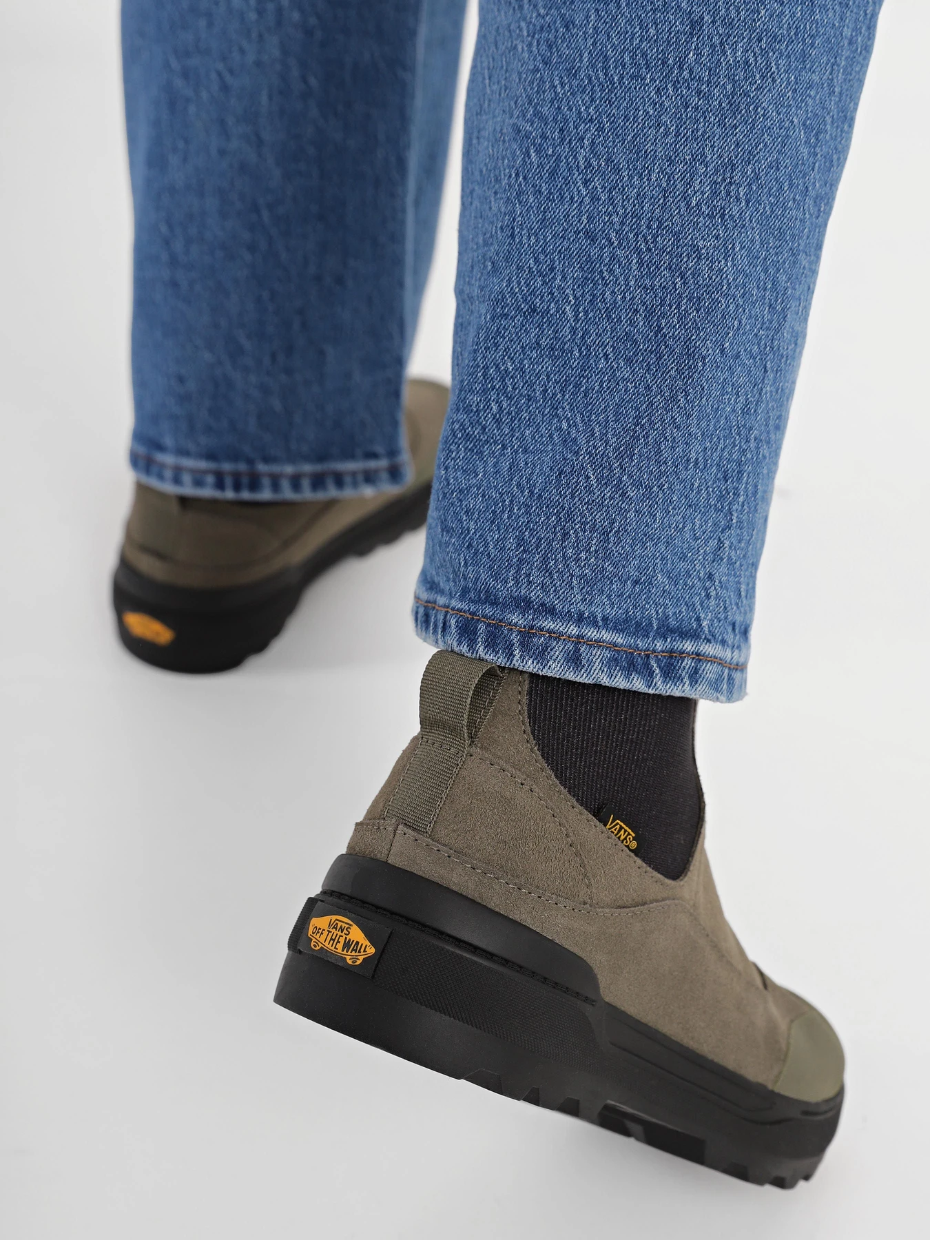 Ботинки и сапоги Vans Colfax модель VN0A5HFABIQ1 Ботинки и сапоги Vans Colfax модель VN0A5HFABIQ1 Фото