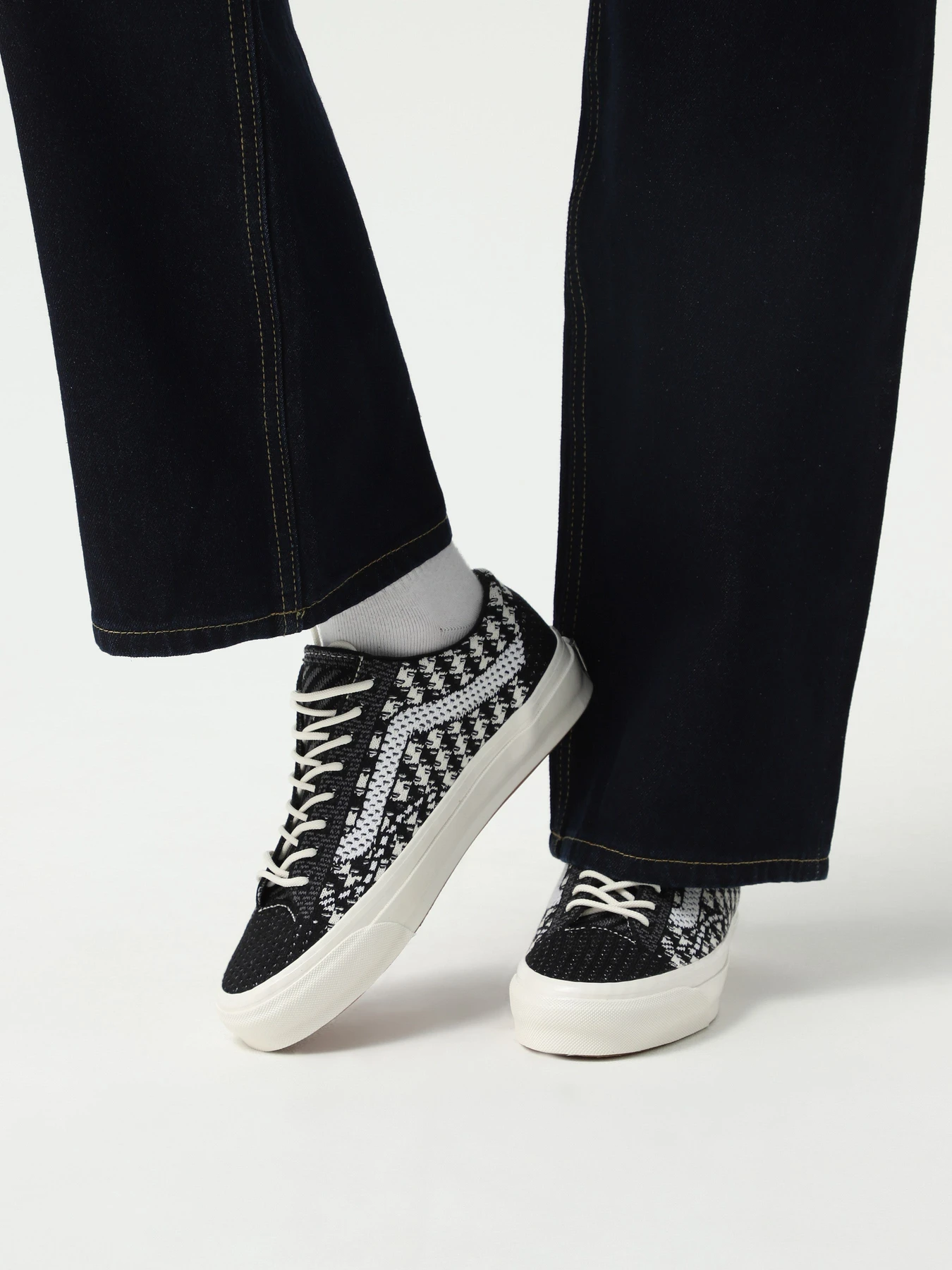 Кеди Vans Premium Old Skool Knit модель VN000D8HHR01 Кеди Vans Premium Old Skool Knit модель VN000D8HHR01 Фото