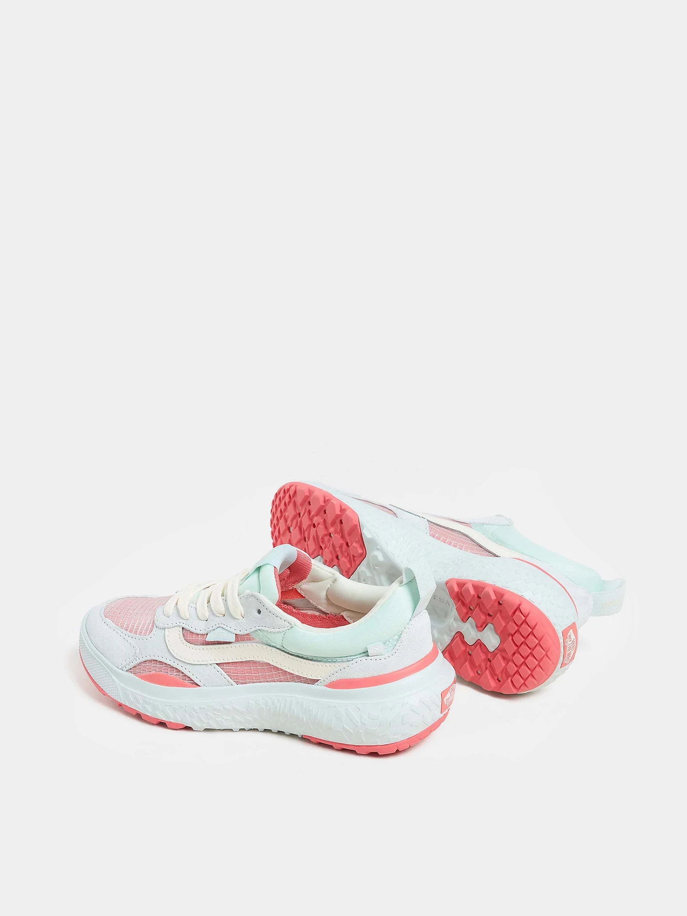 Кросівки Vans MTE Ultrarange Neo VR3 модель VN000CWE8871 Кросівки Vans MTE Ultrarange Neo VR3 модель VN000CWE8871 Фото