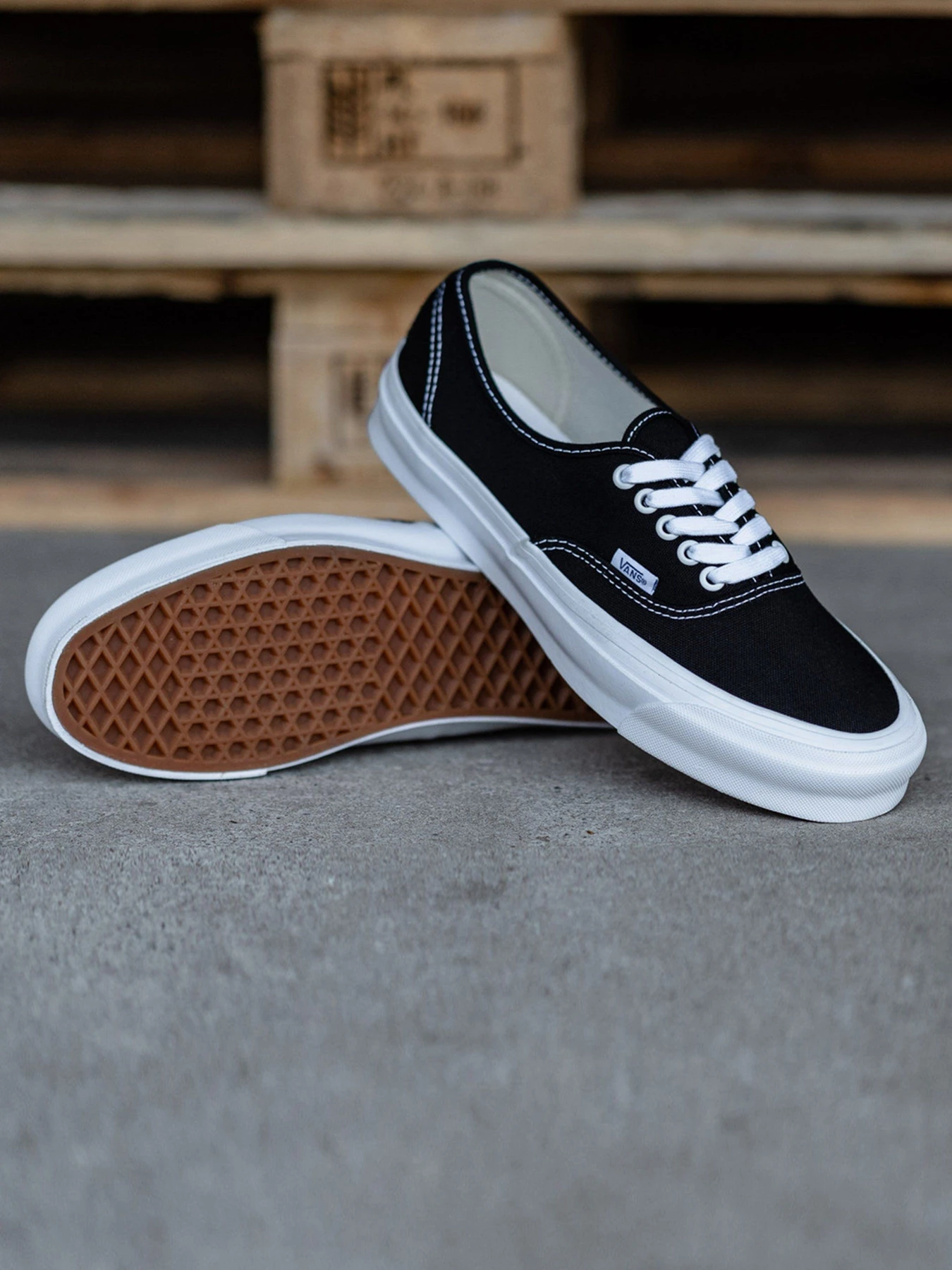 Кеды Vans OG Authentic LX модель VN0A4BV91WX1 Фото