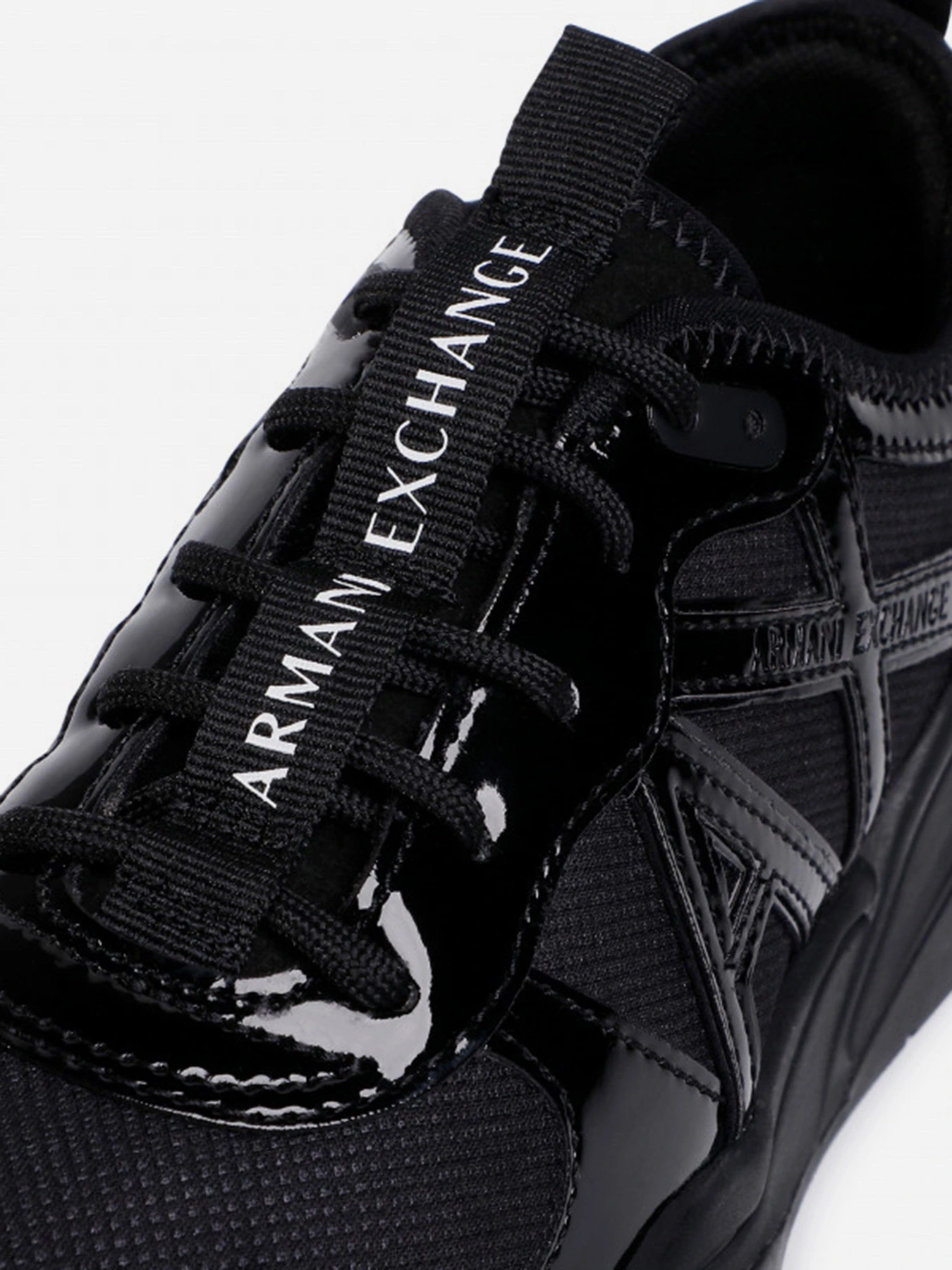Кроссовки Armani Exchange модель XDX039-XV311-00002 Фото