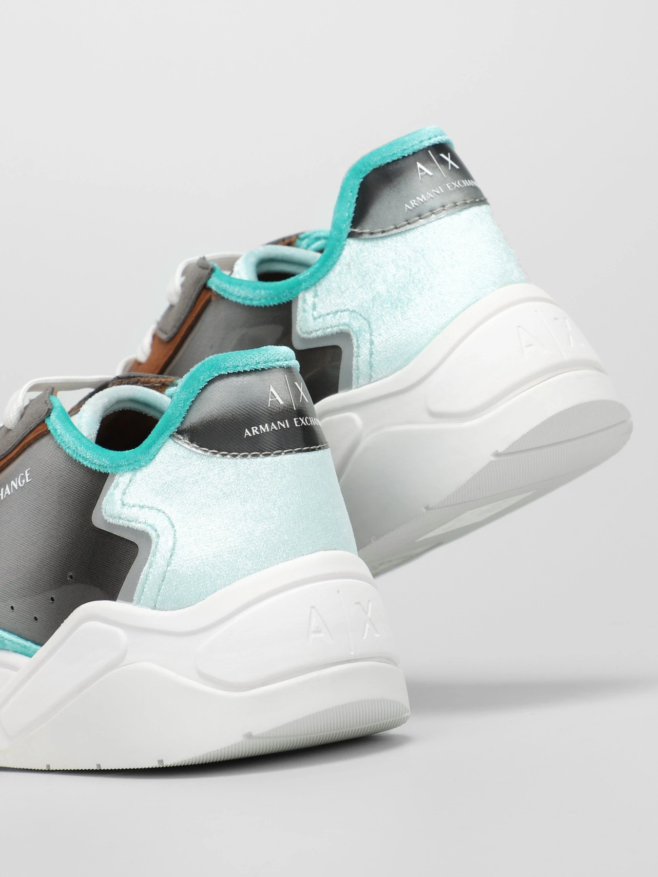 Кроссовки Armani Exchange модель XDX064-XV370-K550 Фото