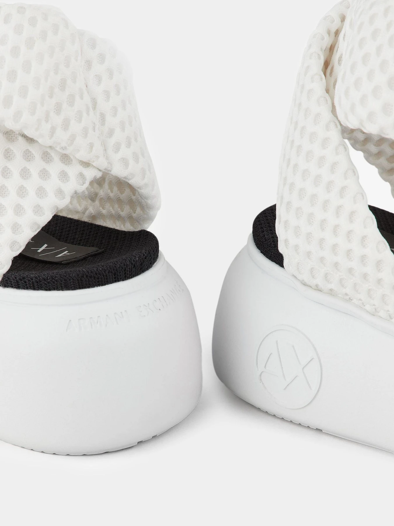 Босоніжки Armani Exchange модель XDP021-XV378-00152 Босоніжки Armani Exchange модель XDP021-XV378-00152 Фото