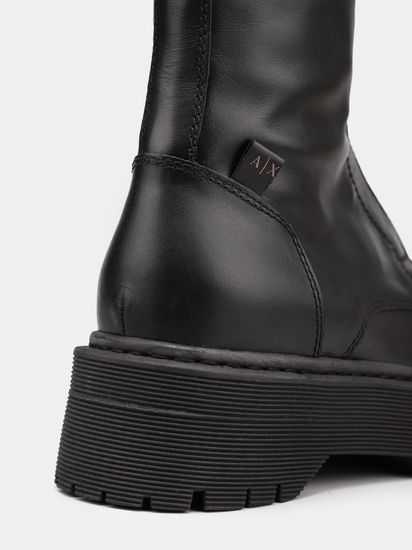 Ботинки и сапоги Armani Exchange модель XDO008-XV402-00002 Ботинки и сапоги Armani Exchange модель XDO008-XV402-00002 Фото