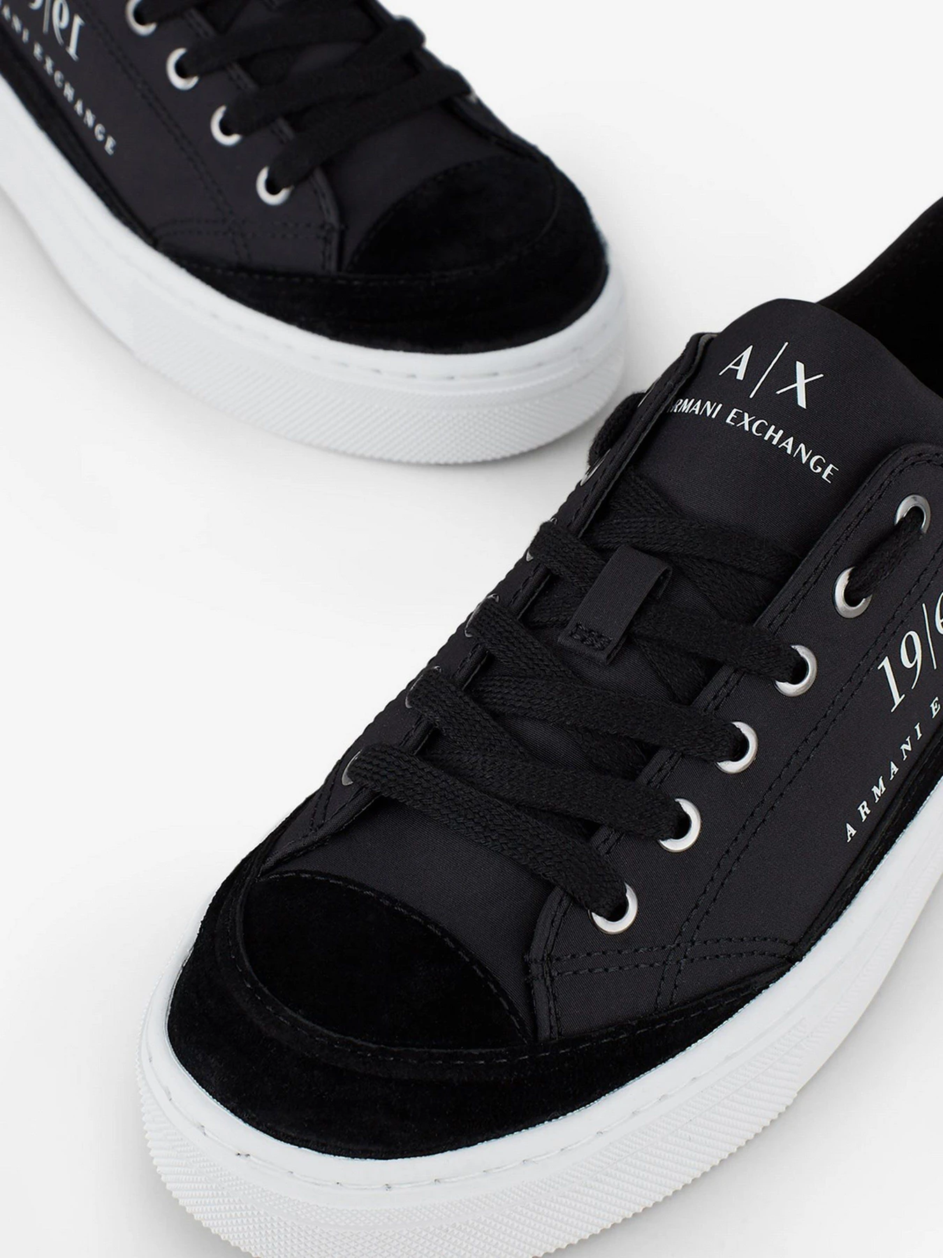 Кеды Armani Exchange модель XDX040-XV390-00002 Фото