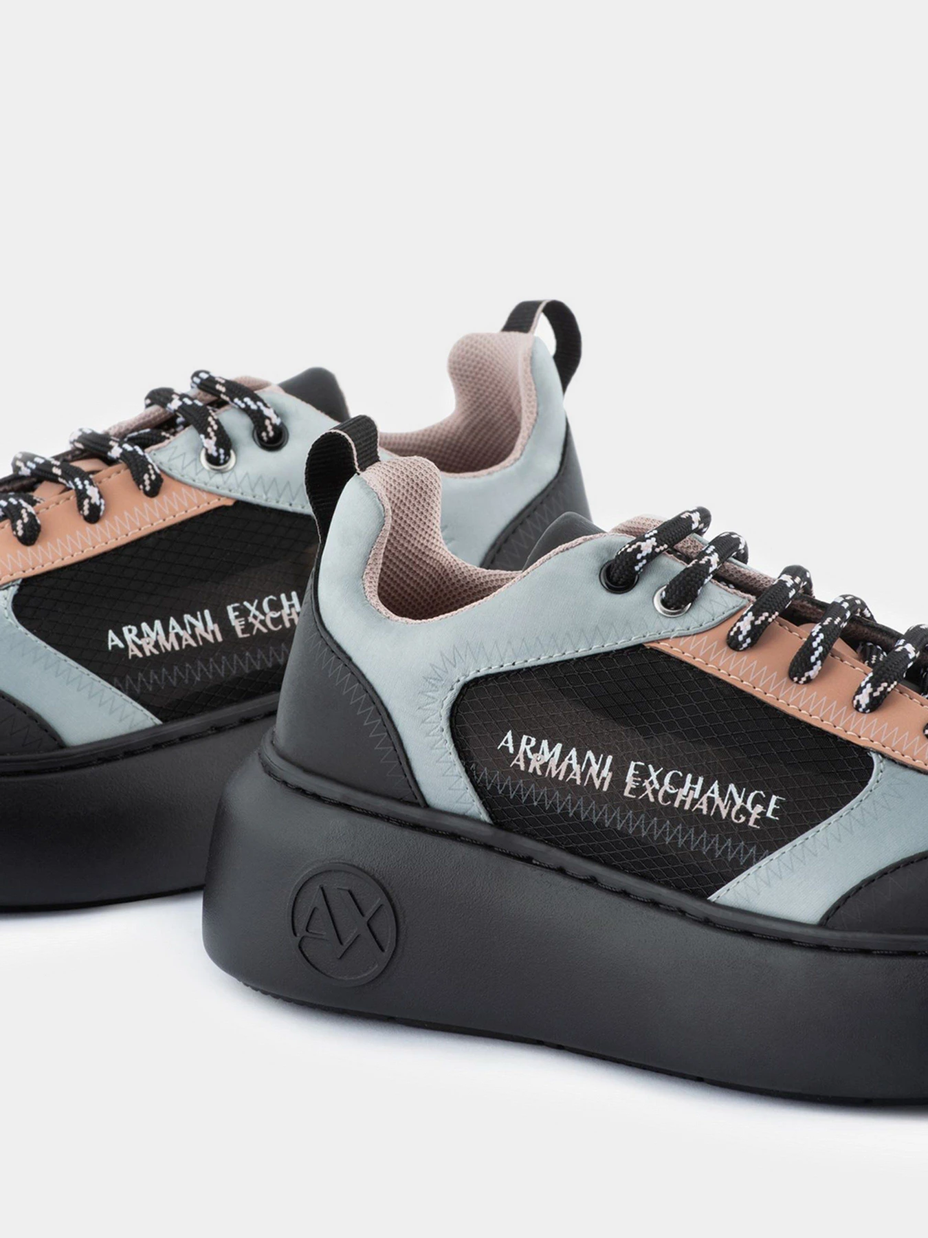 Кроссовки Armani Exchange модель XDX078-XV413-K712 Фото